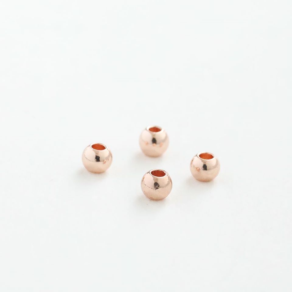 Jewelry accessories: Color-preserving copper beads, round beads, loose beads, spacer beads, interval beads, lustrous surface spacer beads, necklaces, bracelets, DIY handmade jewelry accessories Application Scenario