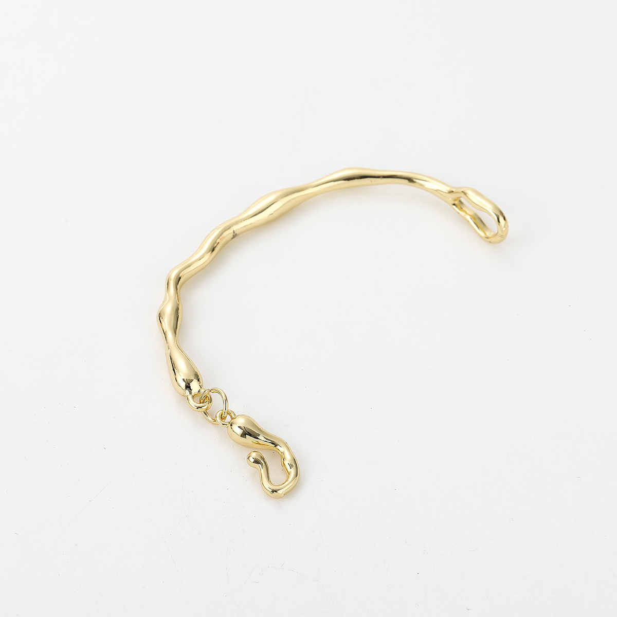Copper-plated 18K half bracelet, Baroque half bracelet, irregular-shaped bracelet, DIY handcrafted beaded pearl bracelet Application Scenario