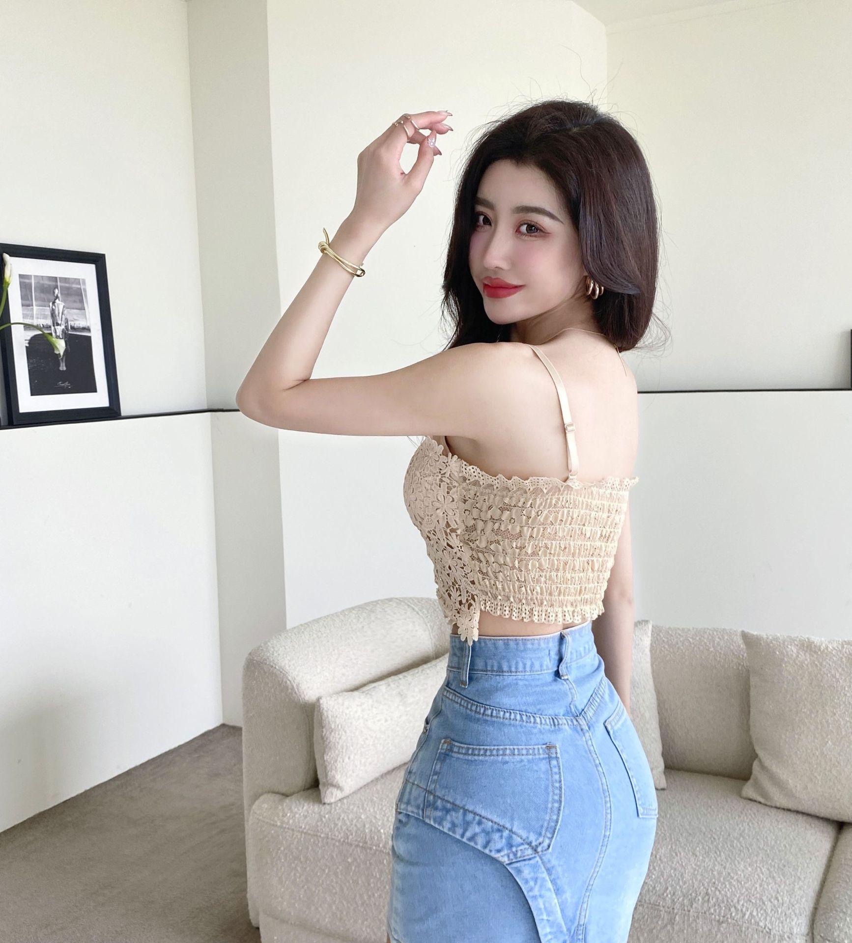Fashion Sexy Lace Cutout Small Sling Vest Anti-Walking Push up Wrapped Chest Breathable Underwired Bottoming Underwear Wholesale Application Scenario