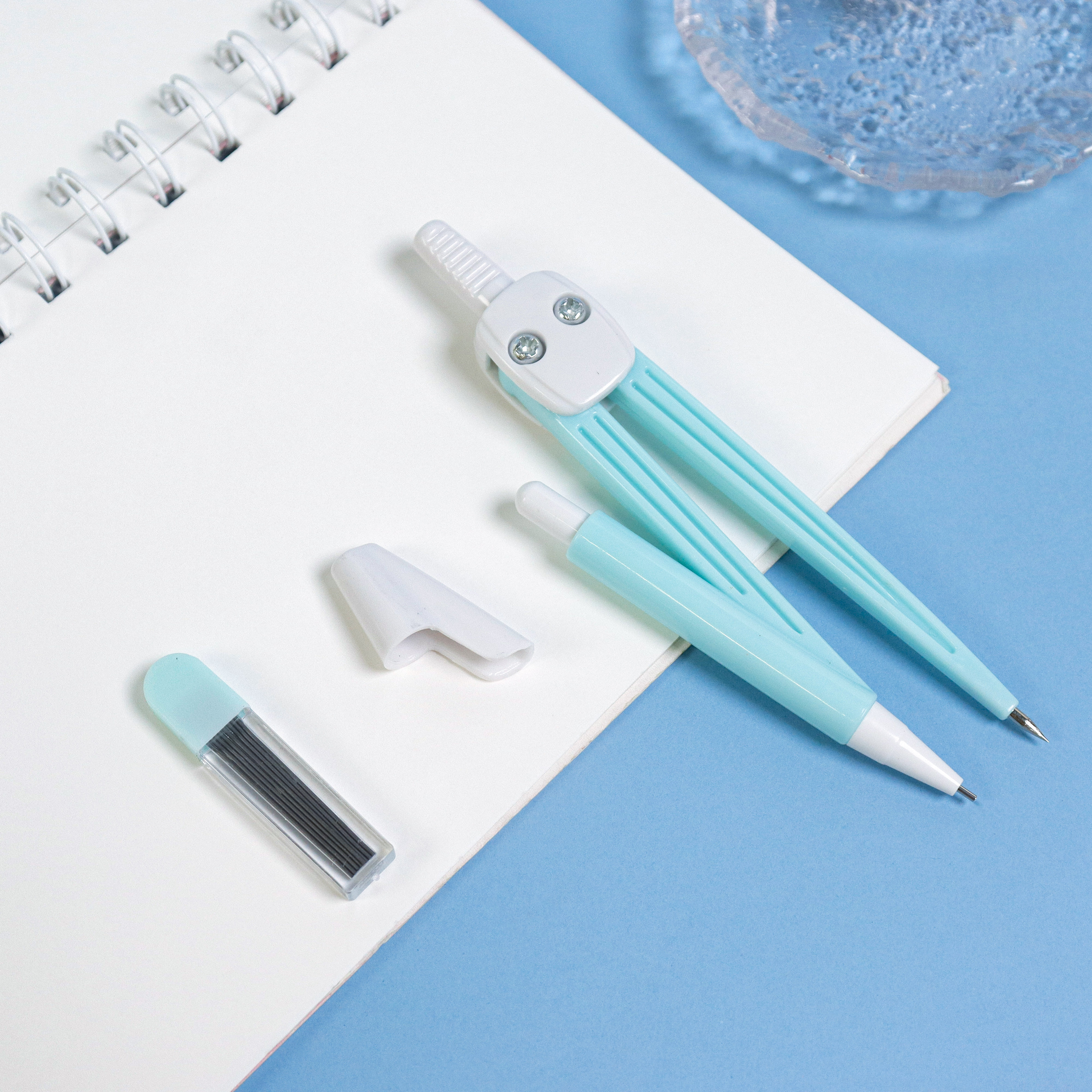 XX-9105 bagged compass, plastic and metal compass set, primary and secondary school students' examination drawing, design and drawing tools, student drawing instruments wholesale Application Scenario