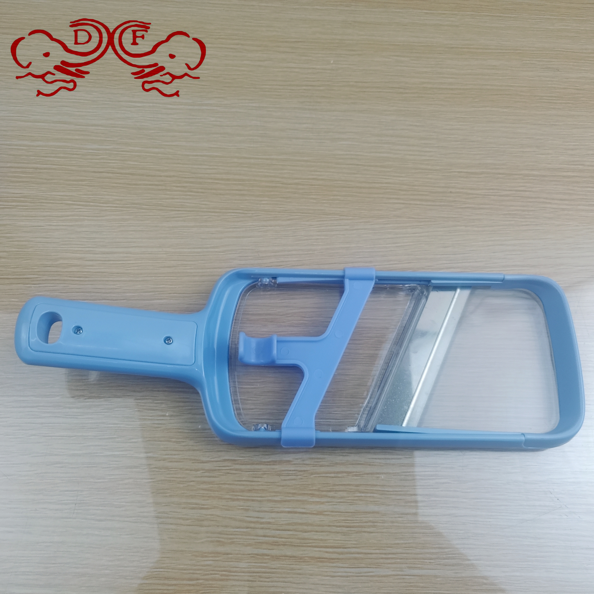DF68855 Chip wiper household adjustable Potato chip Potato slicer Garlic slice slicer Hand holder Simple DF TRADINGHOUSE Application Scenario