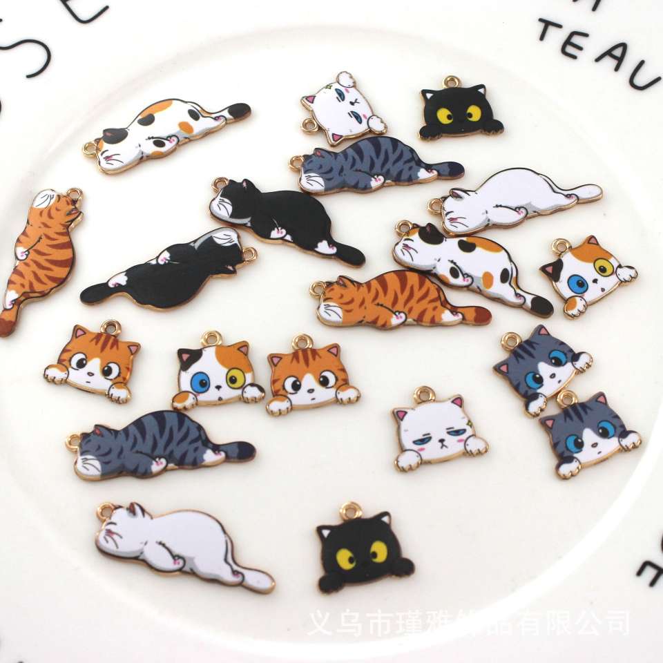 Japanese-style little cat printed cartoon DIy oil-dripping alloy pendant earrings keychain pendant accessories