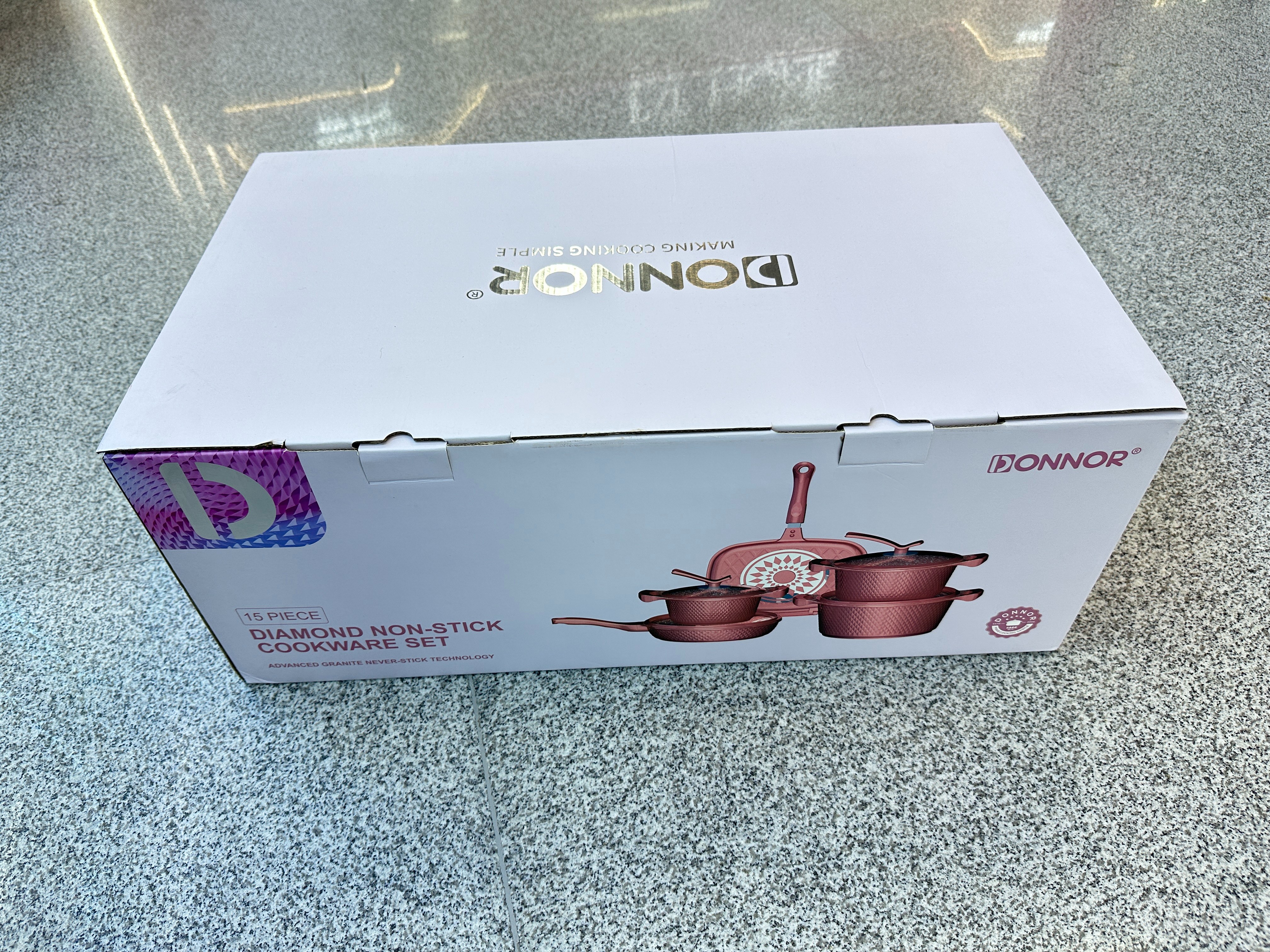 Diamond Series 15-piece set 20/24/28 Soup pot 28 frying pan 32 Double-sided frying pan 3 Silicone LIDS, 2 pot pads, 2 silicone spatulas, silicone LIDS covering the bottom, stacked black rose, silver purple Application Scenario