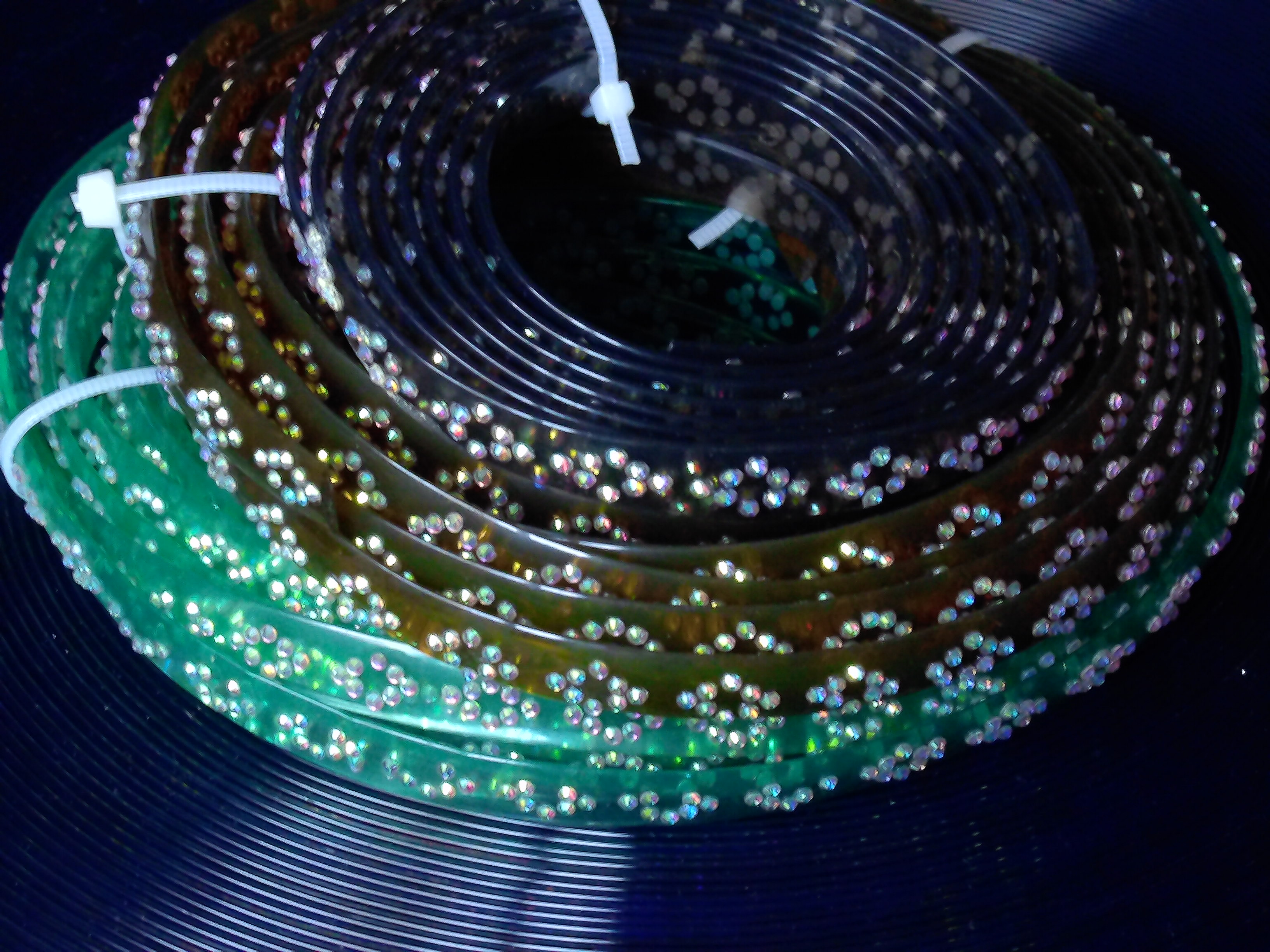 PVC镭射钻简约塑胶皮带辅料鞋材辅料饰品配件厂家直销.