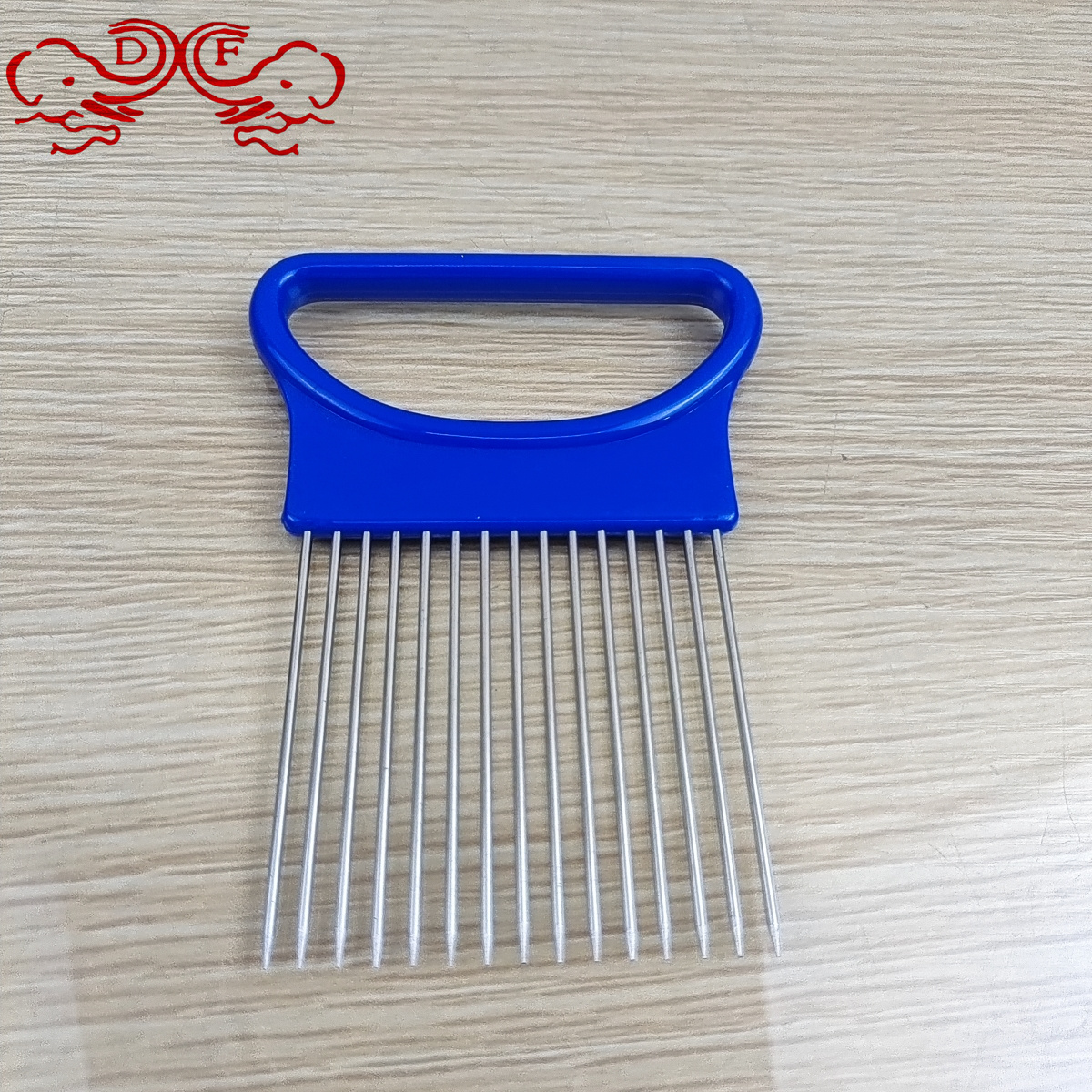 DF68856 Stainless steel onion insert tender meat needle fruit and vegetable slicing fixer Multi-functional kitchen tool DF TRADINGHOUSE Item Picture