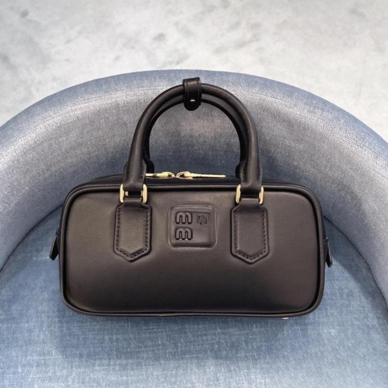 bowling handbag fashion new miu fashion small square bag trendy one-shoulder messenger bag large capacity bag for women Application Scenario