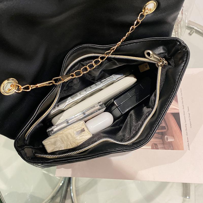 bags wholesale women's embroidered chain bags cross-border hot handbags small bag crossbody bag new diamond pattern bag Application Scenario