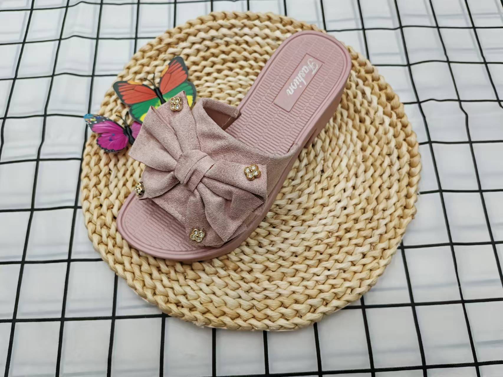 New thick-soled women's outerwear butterfly flower anti-slip cooling slippers for Spring/Summer 2024, a trendy Internet celebrity Specification image