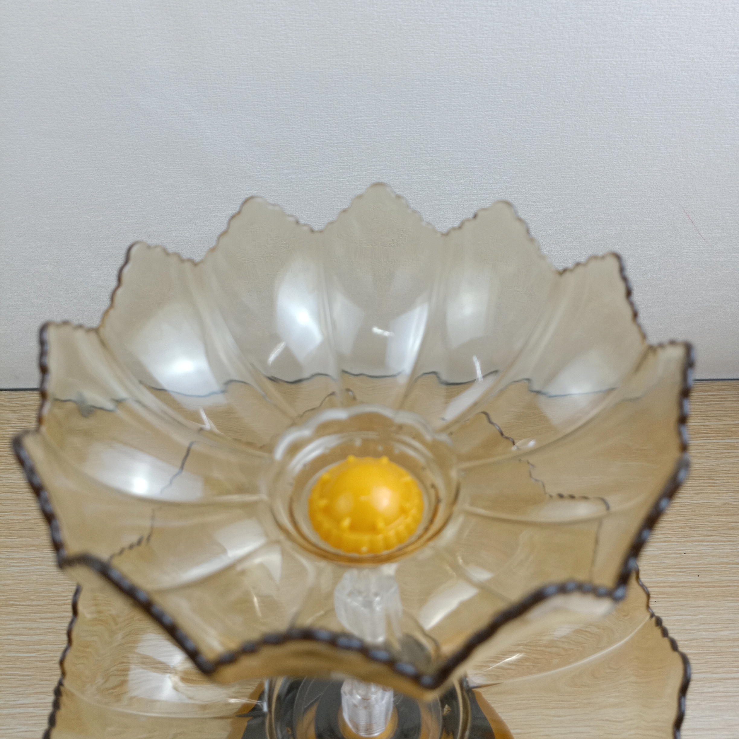 DF99654 Nordic crystal glass multi-layer fruit plate New home living room coffee table Creative snacks confectionery DF TRADINGHOUSE Application Scenario