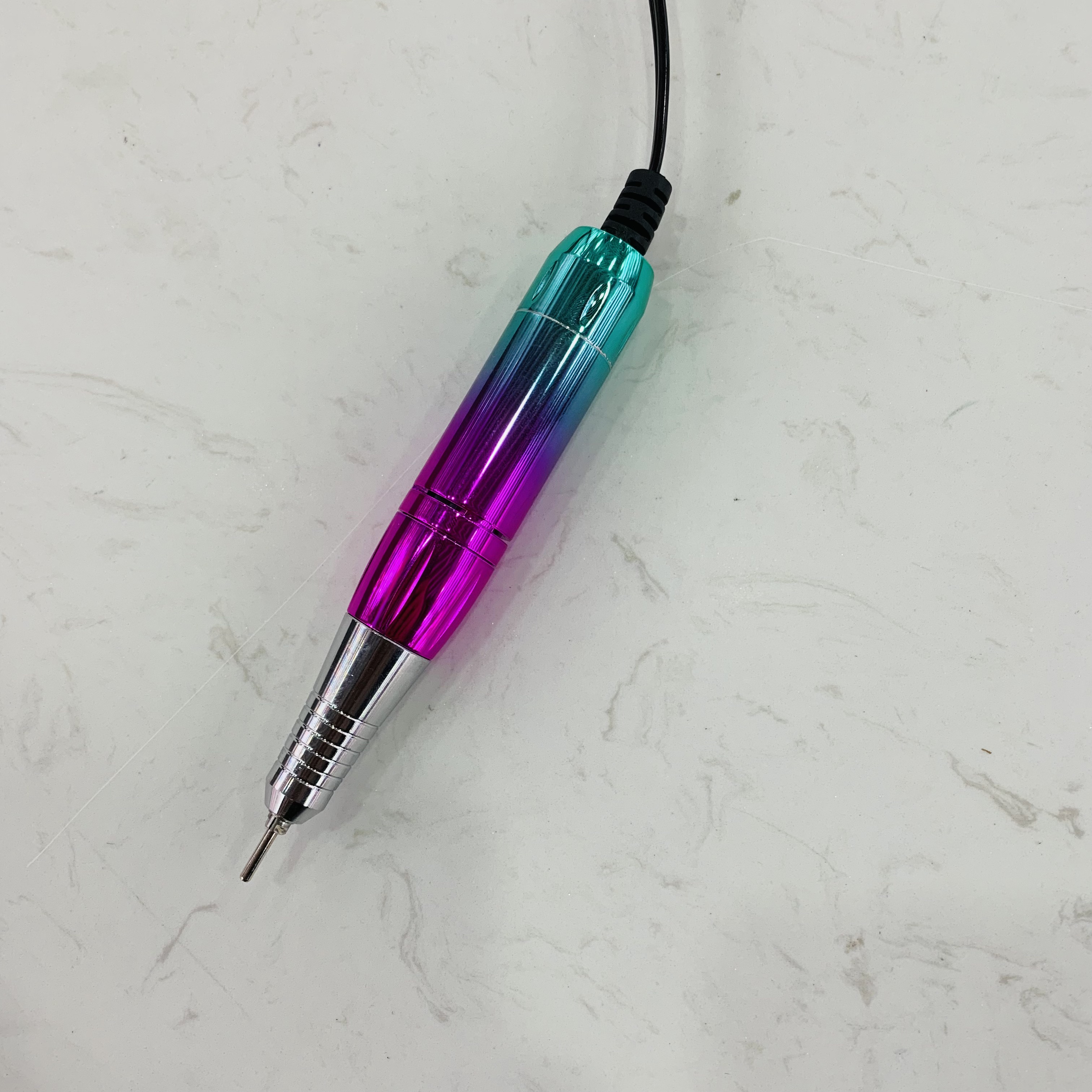 The new colorful battery-powered nail polish polishing machine with a 45,000 RPM charging base for nail polishing and grinding Application Scenario