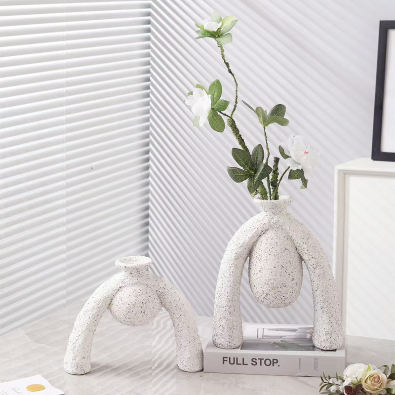 Simple and creative home-style ceramic vases, flower arrangements, flower vases, living room dining tables, wedding model rooms, decorative ornaments Application Scenario