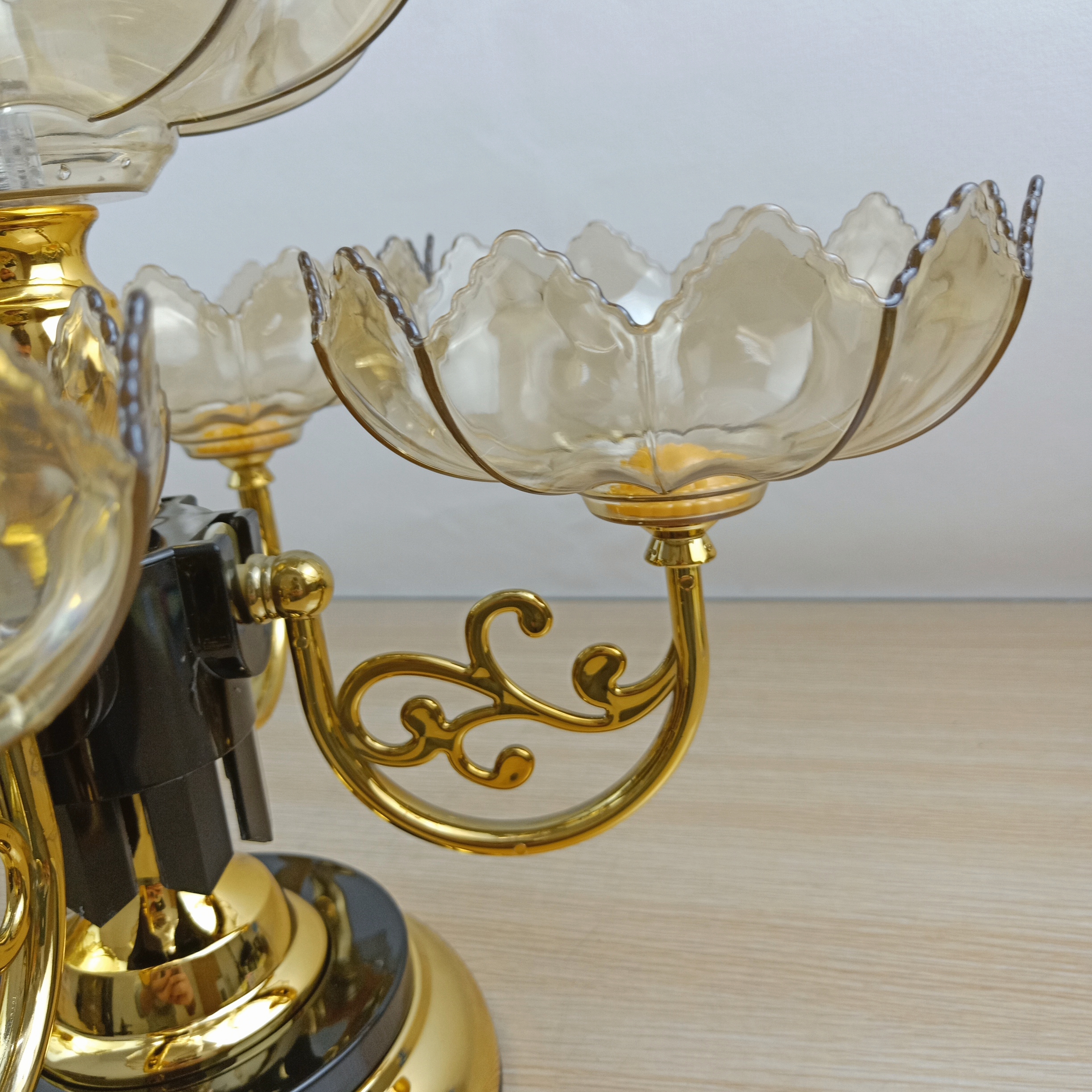 DF99654 Light luxury European fruit tray Multi-cell tray rotating snacks candy tray living room coffee table decoration lotus place DF TRADINGHOUSE Item Picture