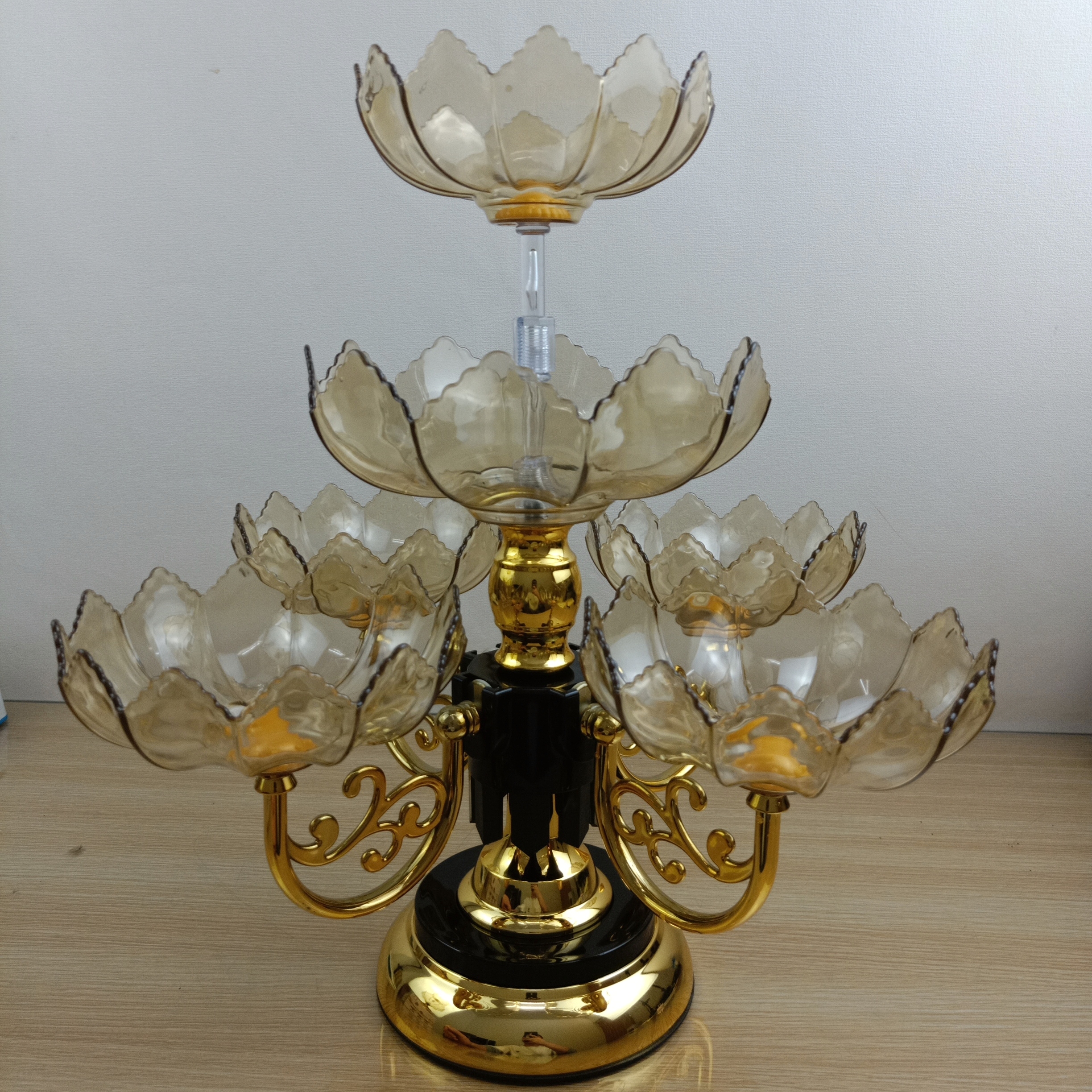 DF99654 Light luxury European fruit tray Multi-cell tray rotating snacks candy tray living room coffee table decoration lotus place DF TRADINGHOUSE full figure