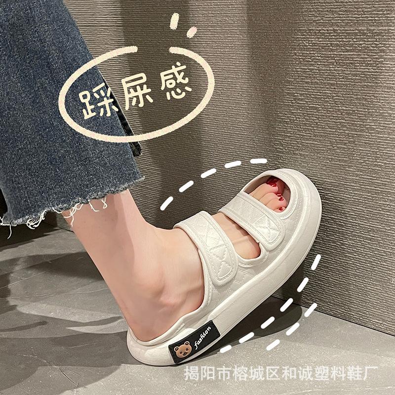 Women's Outdoor Sandals 2022 Summer New Platform Platform Casual All-Matching Slippers Open Toe Comfortable Beach Shoes Application Scenario