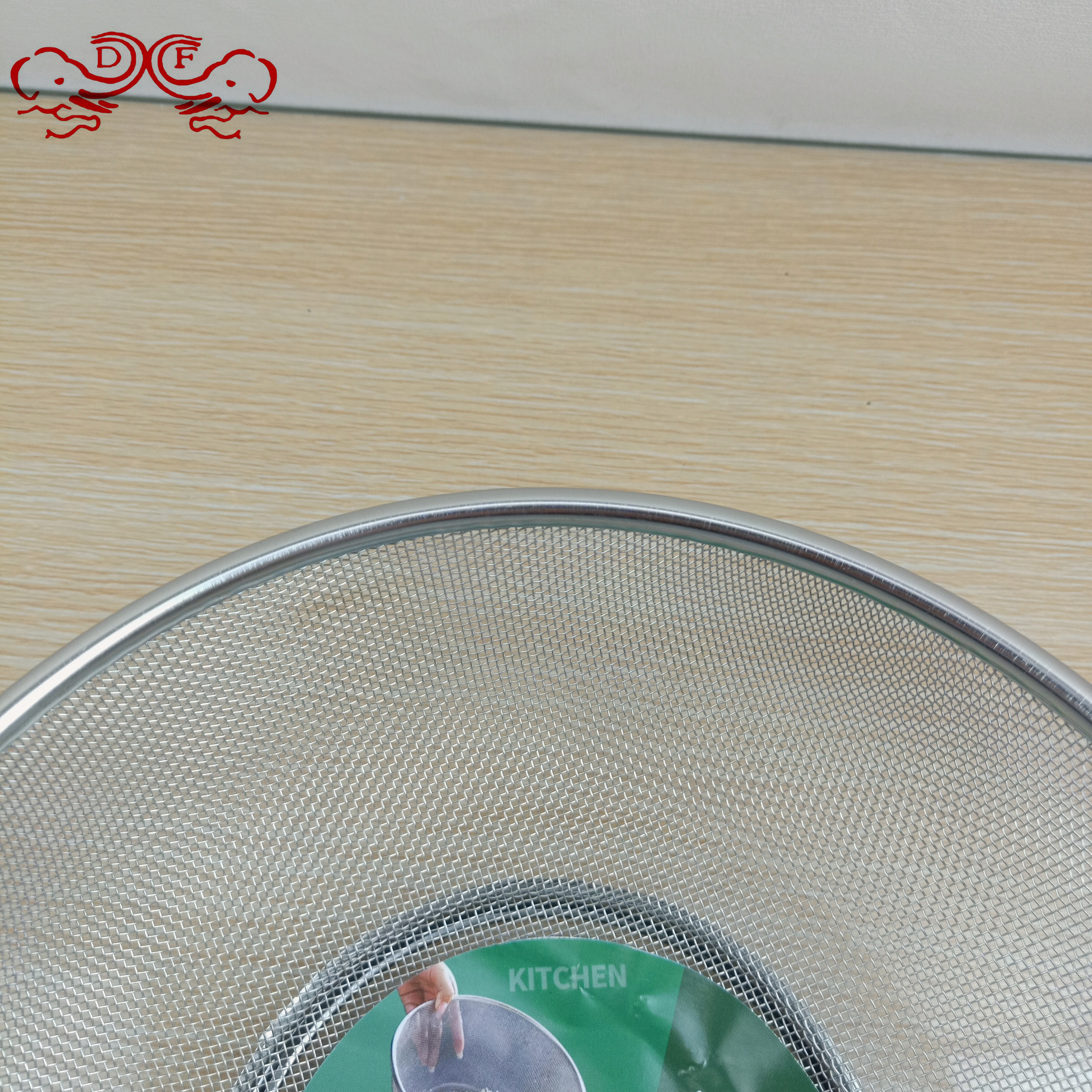 DF68852 stainless steel draining basket, draining basin, leaky basin, vegetable washing basin, fruit basket, kitchen fine-hole rice-washing basin, mesh sieve, DF TRADINGHOUSE Application Scenario