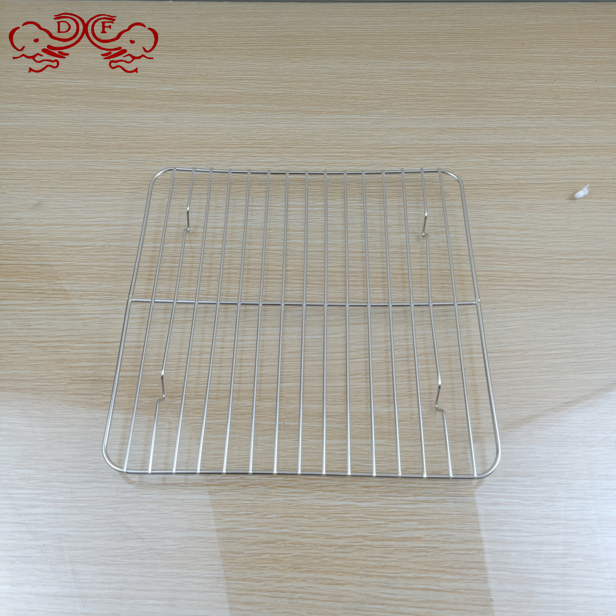 Df99251 Stainless Steel Barbecue Grease Mesh Baking Mesh Cooling Rack Cake Bread Baking Cooling Rack Df Tradinghouse Application Scenario