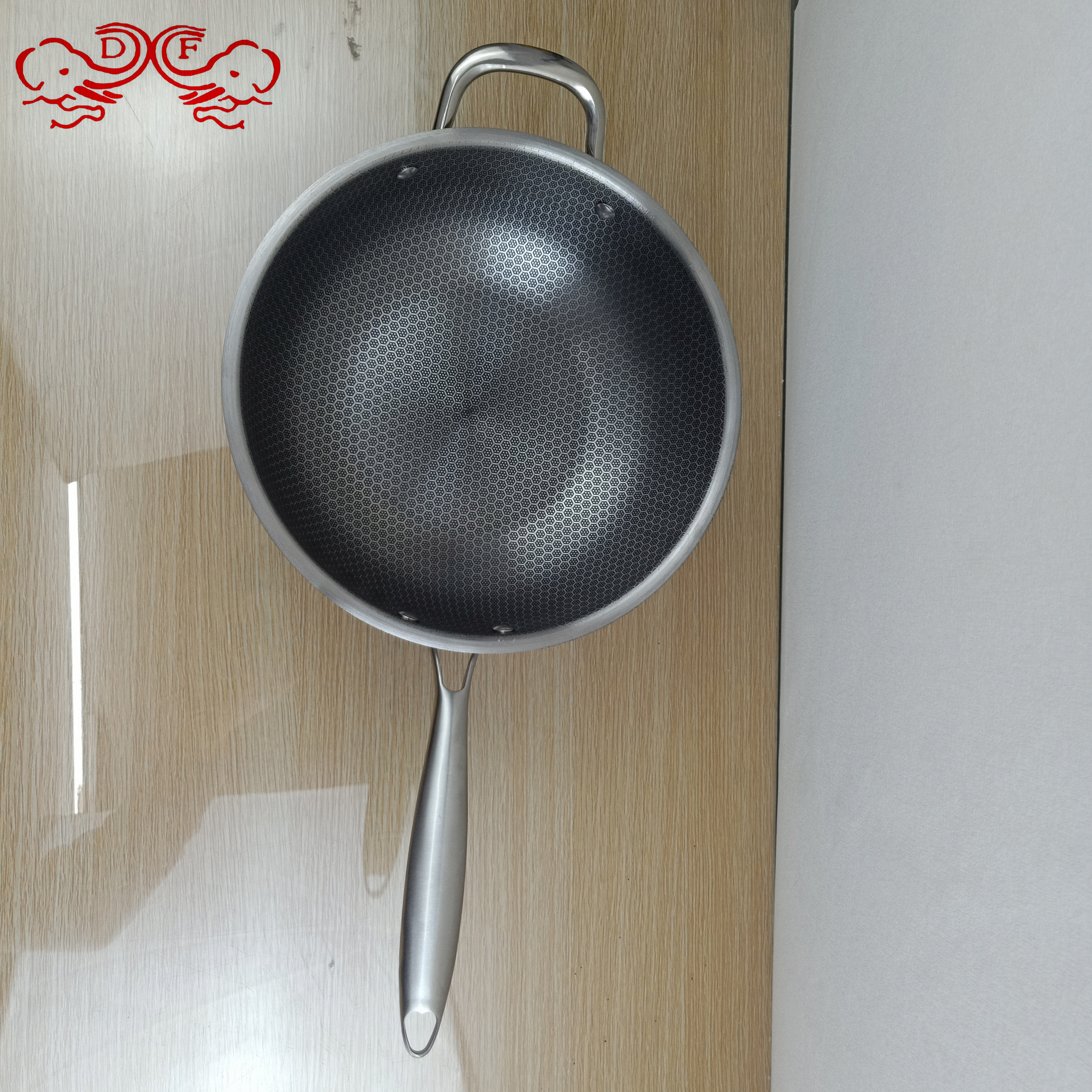 Df68865 Stainless Steel Wok Frying Pan All Honeycomb Non-Stick Household Uncoated Electric Combustion Universal Wok Df Tradinghouse Specification drawing