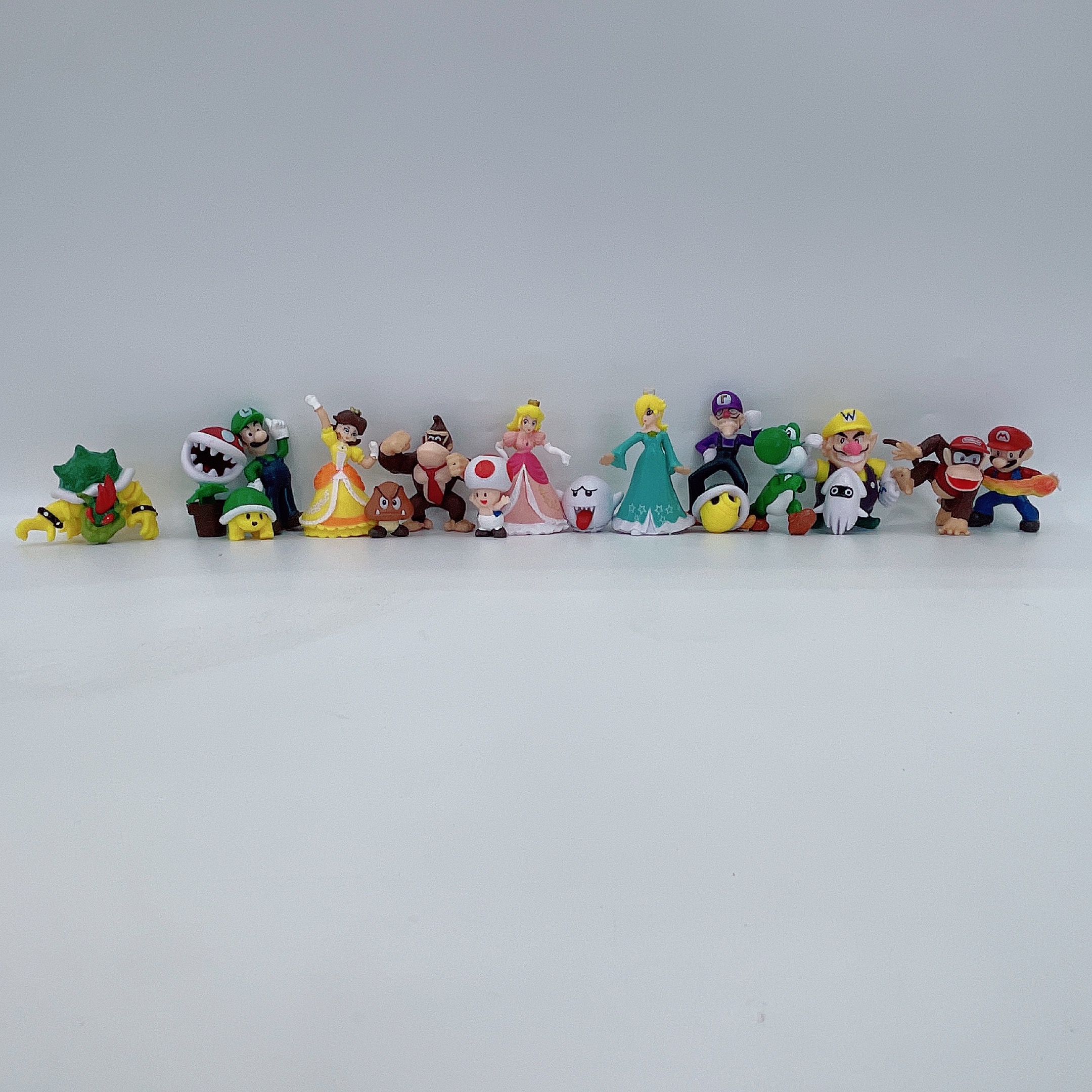 18 types of Mario birthday cake decorations, Super Mario wholesale model claw machine, gacha blind box toys, car cake ornaments