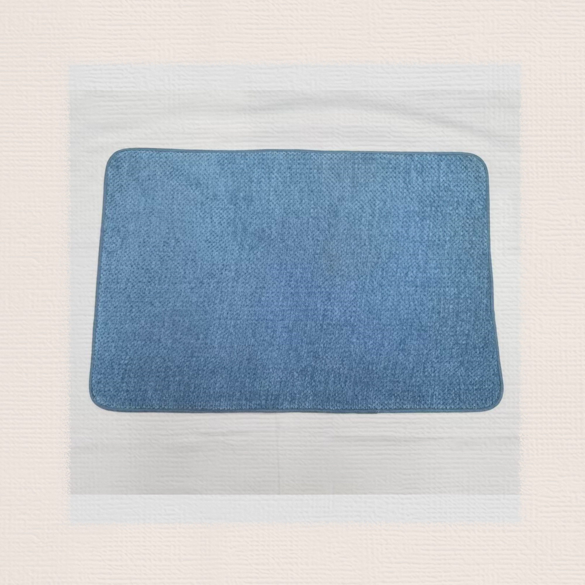 The new TPR base Snow Neil pineapple pattern floor mat, foot mat, door mat, anti-slip mat, bathroom mat, absorbent foot mat and carpet are of high quality. The fabric is comfortable and available in multiple colors. The size is 40*60cm Specification drawing