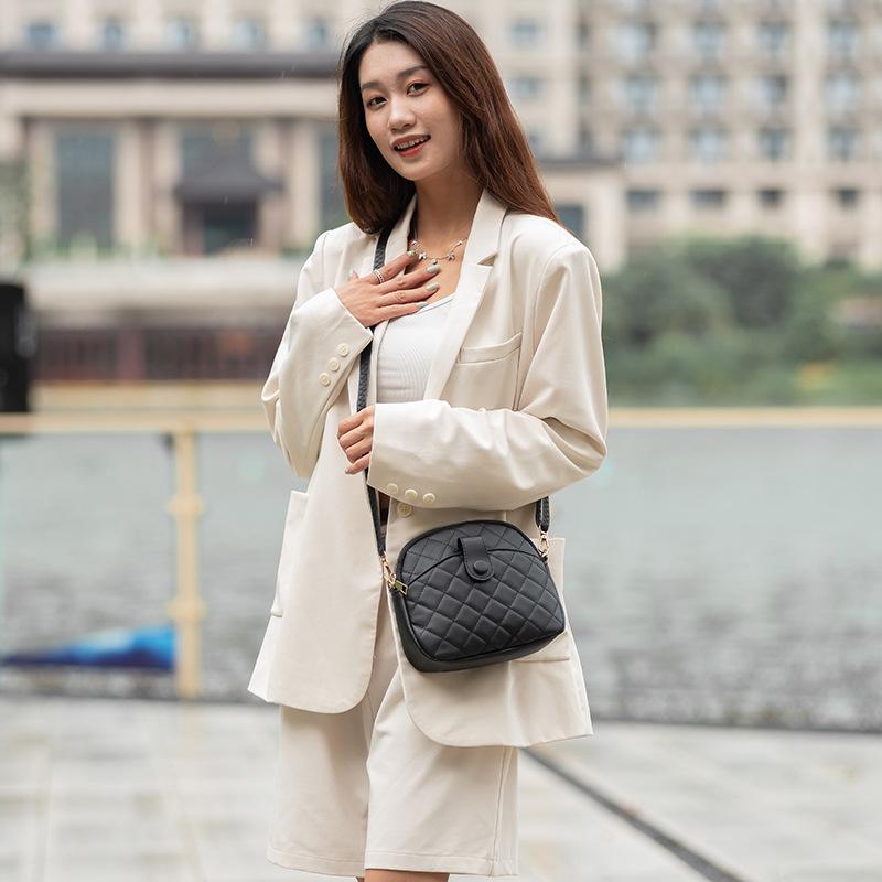 Shell Bag Ladies' Pouch 2022 New Ladies Handbags Factory Wholesale Women's Bags Embroidered Shoulder Bag Application Scenario