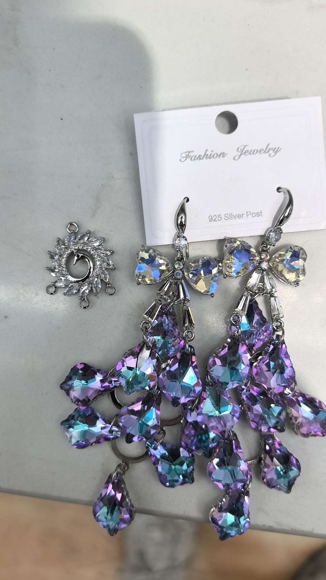 猫眼石耳环 水晶锆石耳饰 独特设计 饰品 精致耳环 时尚耳饰 闪耀耳环 美丽饰品