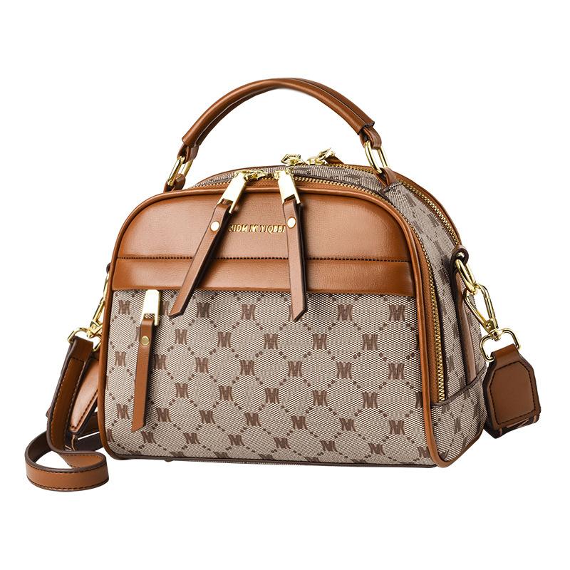 Manufacturer 2022 New Horizontal Small Square Bag with Zip Women's Bag Handbag Elegant Ladies' Pouch Messenger Bag Simple Fashion Item Picture