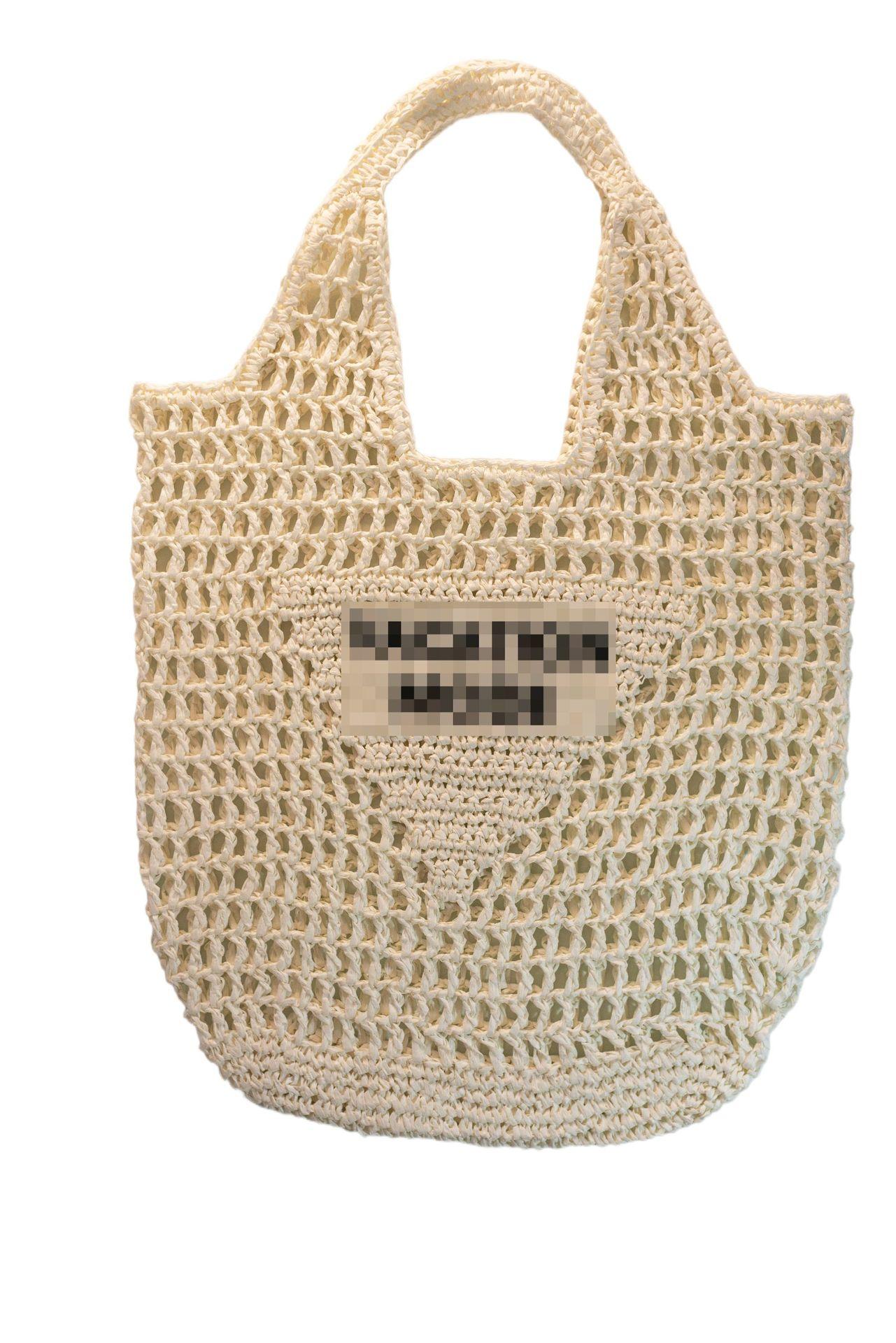 wholesale processing handmade straw bag retro popular large capacity hollow handbag all-match net pocket ladies' bag Application Scenario