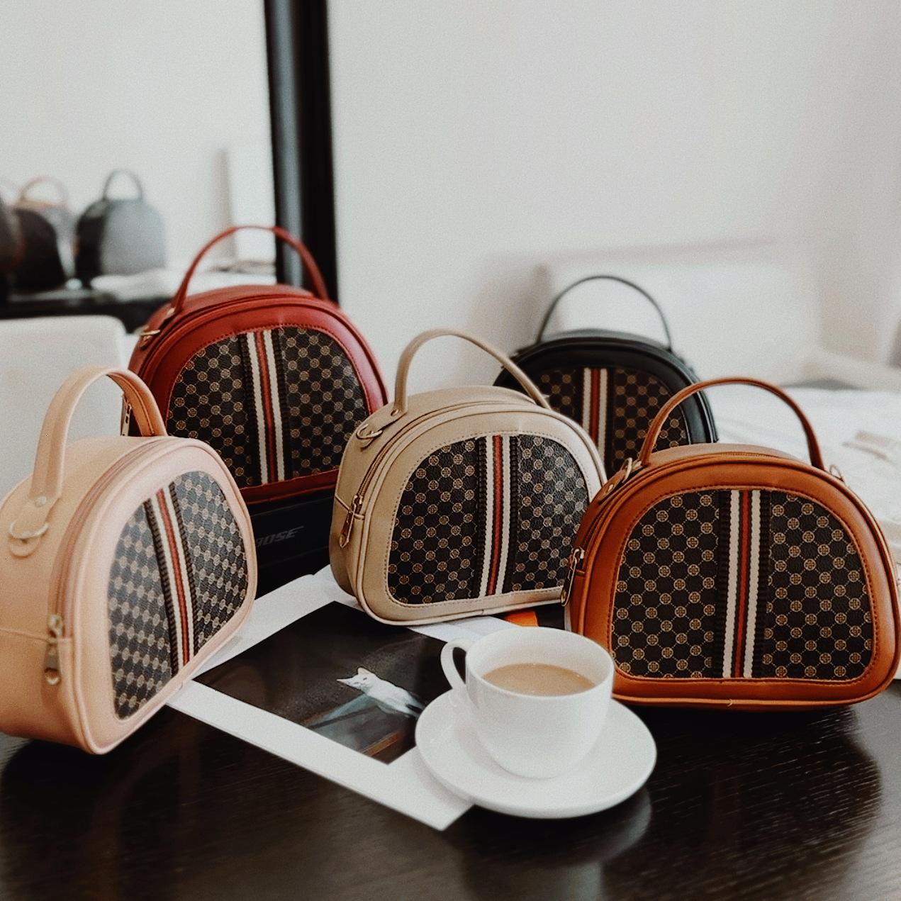 classic style pattern cloth handbag 2023ladies handbag large capacity crossbody bag women's storage bag full figure