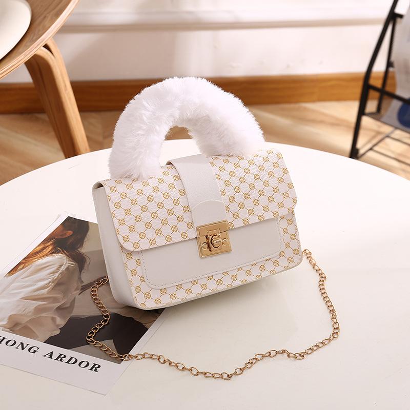 ladies handbag foreign trade small bag wholesale fashion all-match shoulder bag 2022 mobile phone bag women's handbag Application Scenario
