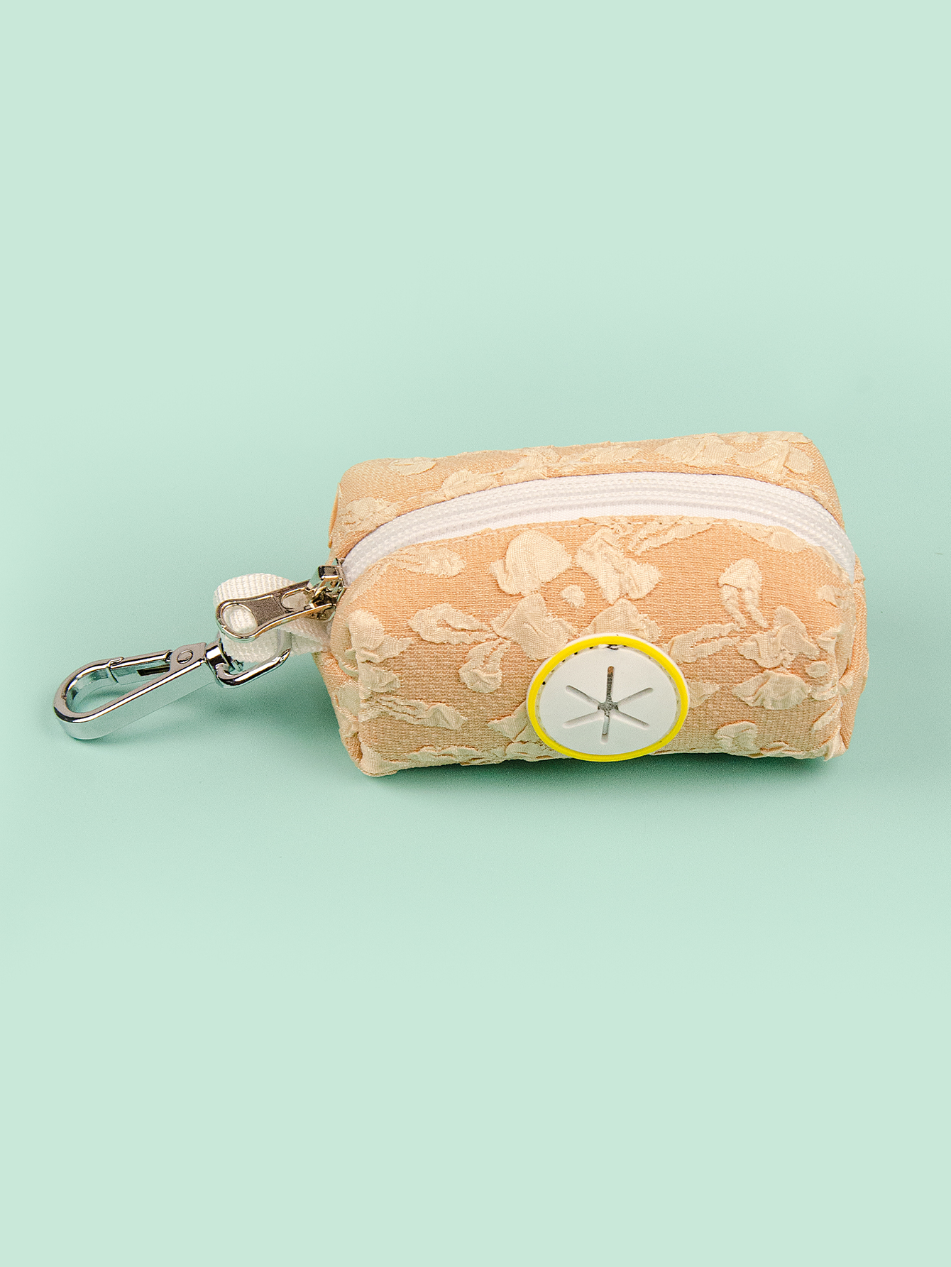 The 2025 Spring/Summer new flower-themed INS style People's Festival pet dog travel essential garbage bag dispenser, portable bag for storage, makeup bag, light and portable Item Picture