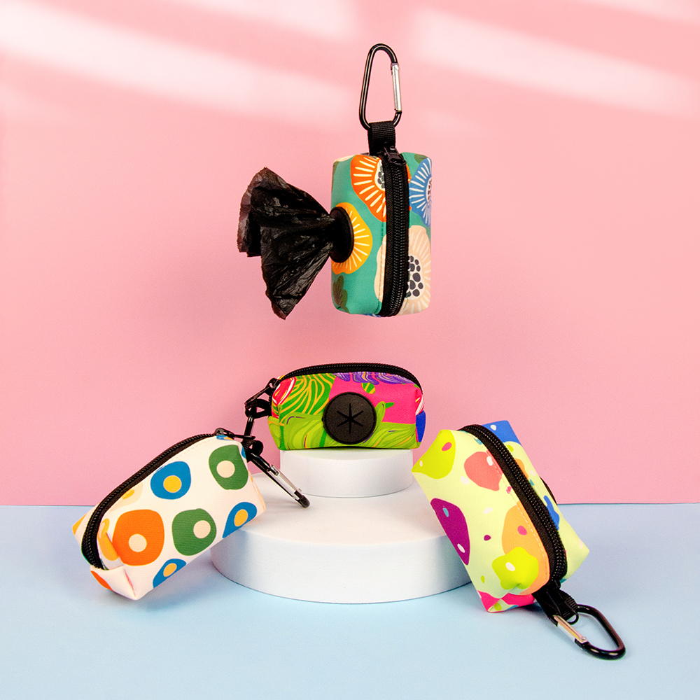 跨境热销新款宠物用品 猫咪狗狗专用垃圾袋分配器 宠物零售收纳包垃圾包批发 玩具附赠