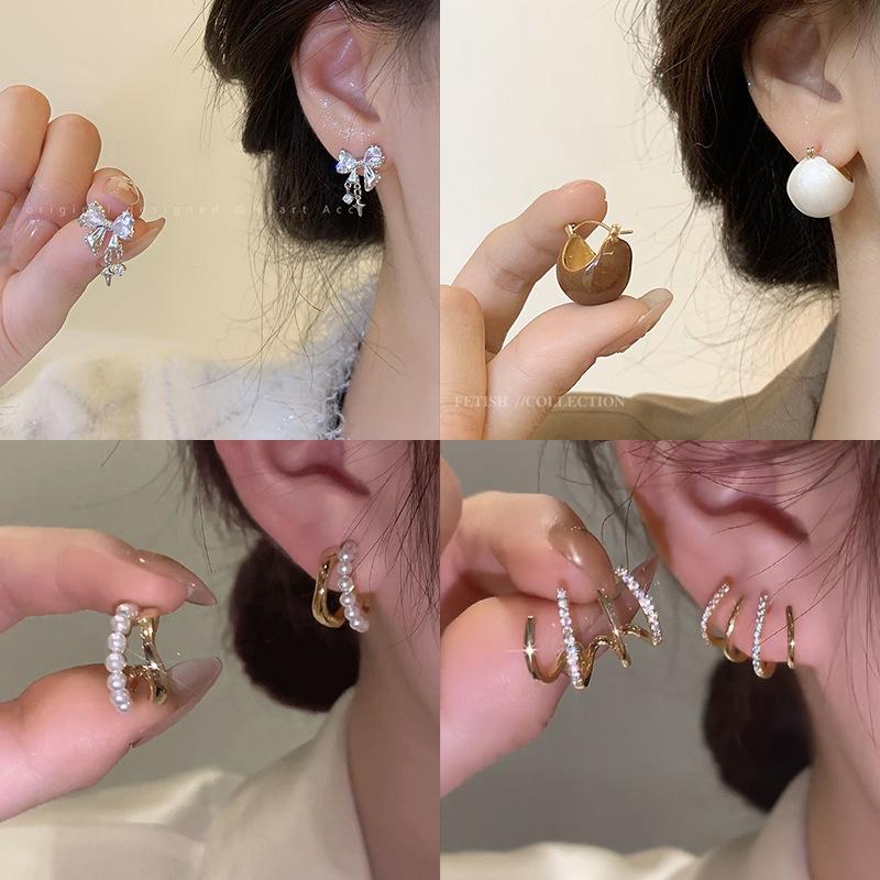 Sterling Silver Needle Retro French Pearl Earrings High Sense Elegant All-Match Earrings Simple Personality Ear Rings Wholesale details Picture