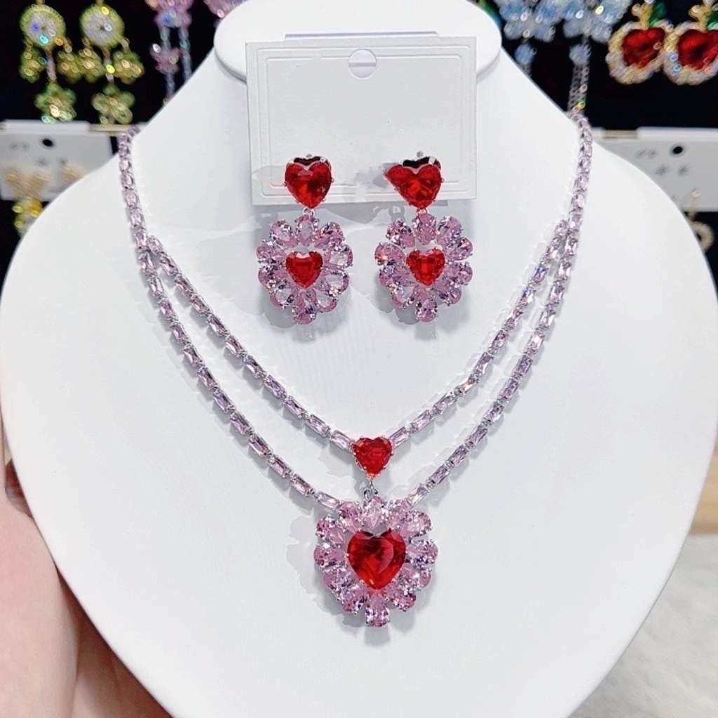 时尚潮流奢华高级感锆石项链耳环套装粉色海洋之心项链细节图