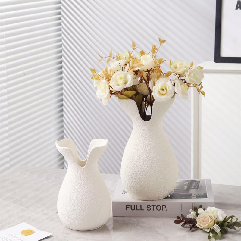 Simple style ceramic vases with lotus edges, flower arrangement vases, living room dining tables, wedding model rooms, decorative ornaments Item Picture