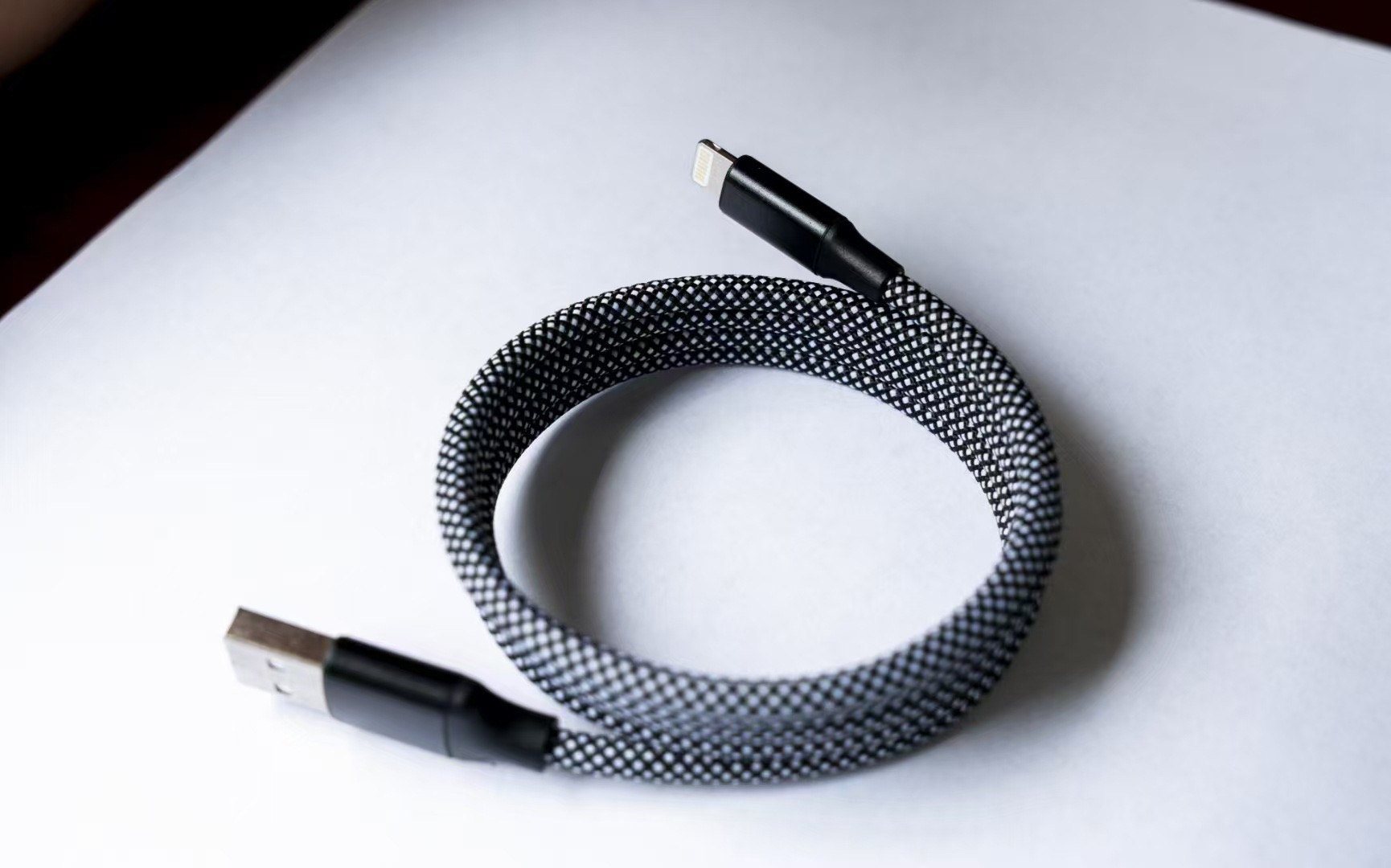 Braided rope fast-charging magnetic data cable full figure