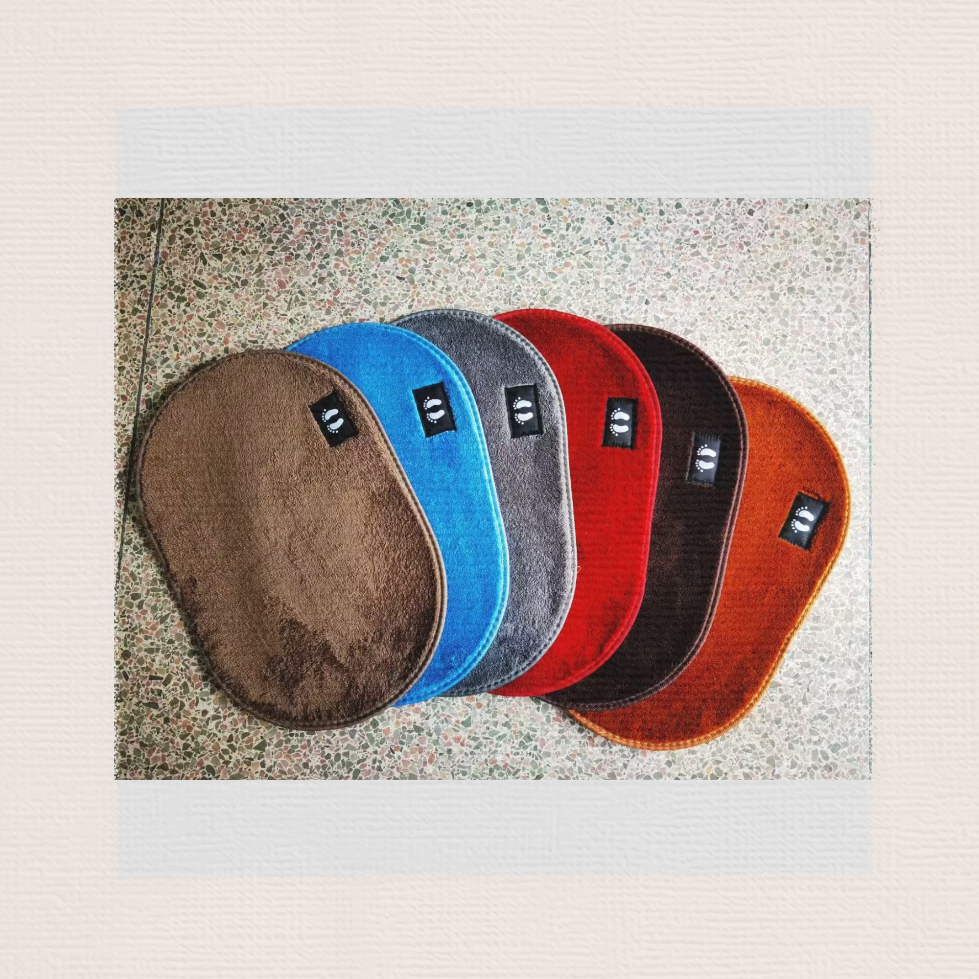The oval-shaped TPR base plain-colored fluffy mat, velvet mat, anti-slip mat, floor mat, carpet floor mat, fabric mat, foot mat and door mat are of good quality and available in multiple colors. The size of the fabric mat is 38*58cm details Picture