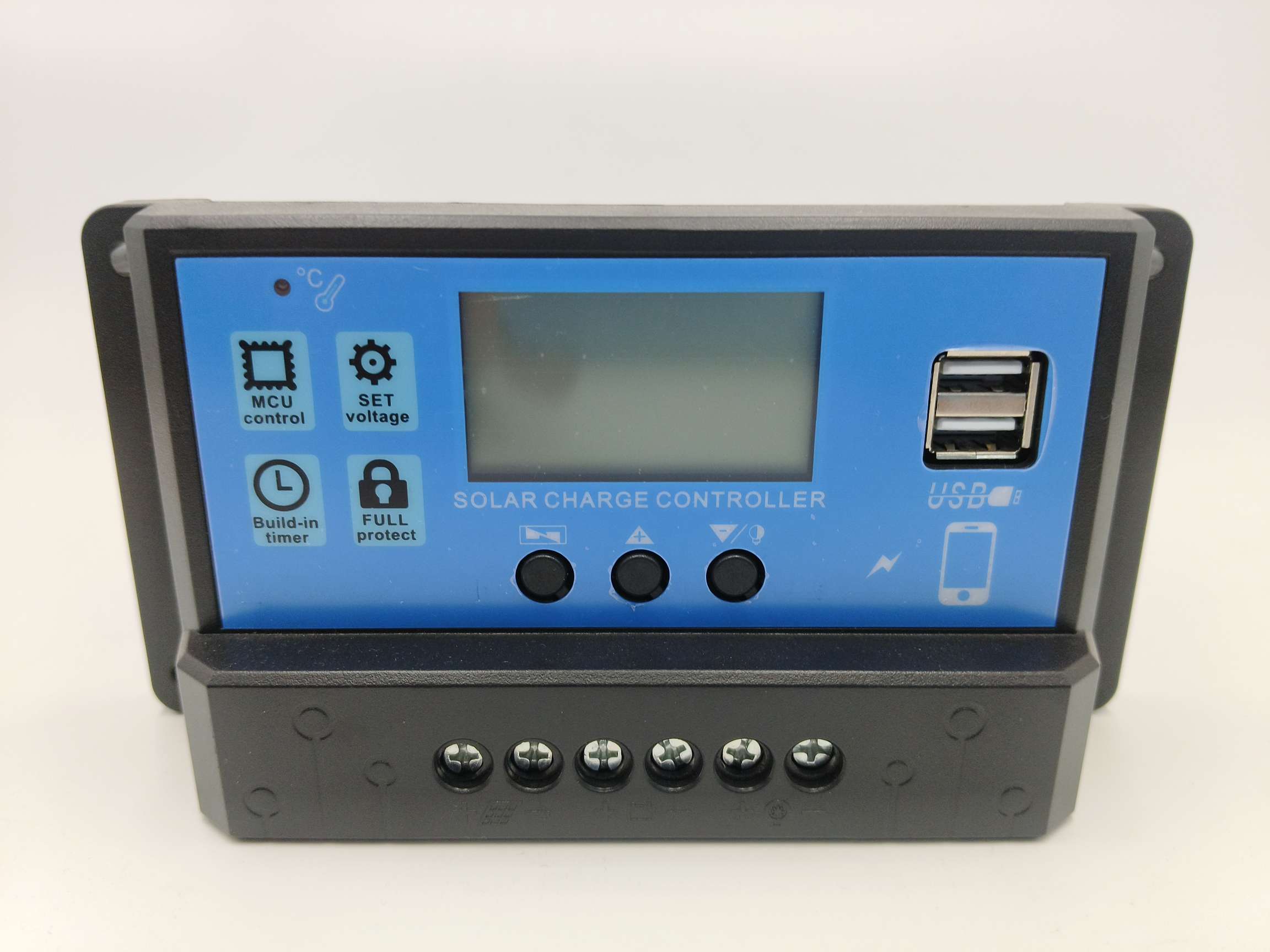 太阳能控制器 PWM 10A,20A,30A 12V/24V太阳能控制器光时控太阳能LCD充放电控制器详情1