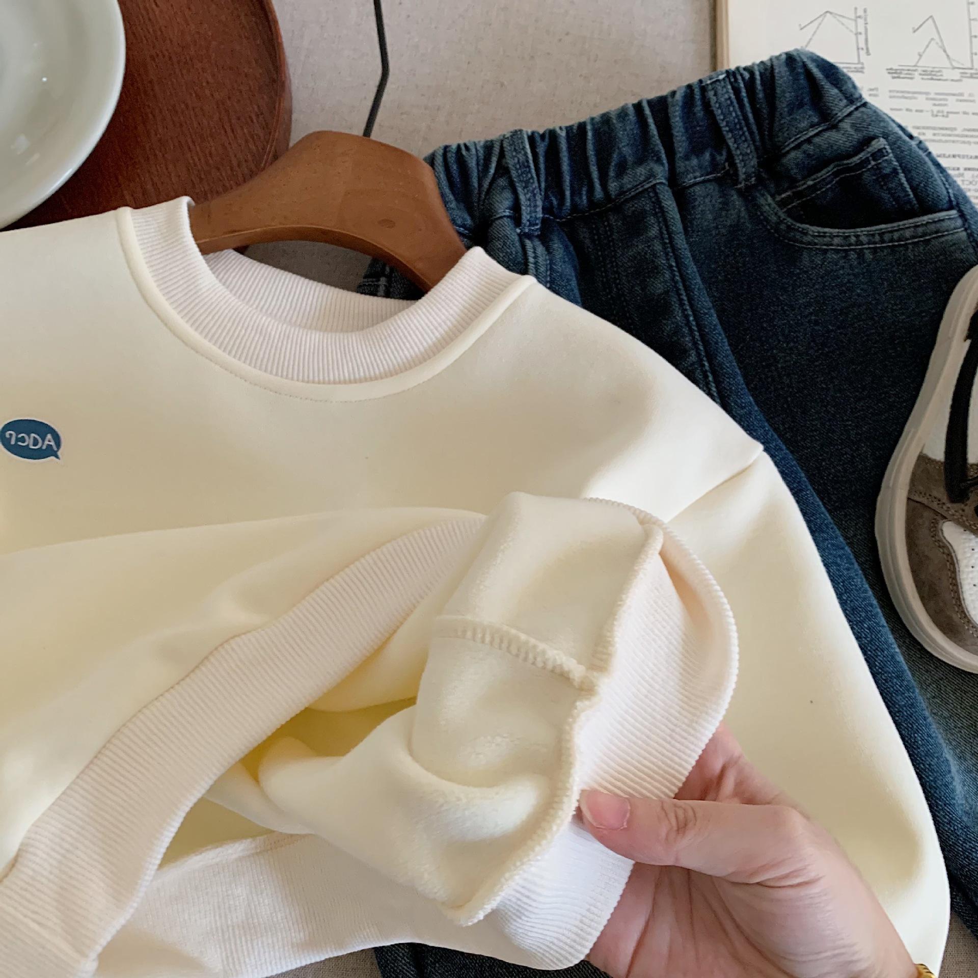 boy's hoody autumn and winter 2024 new children's clothing round-neck with fleece lining baby boys' fashion trendy cool jeans suit korean style Application Scenario