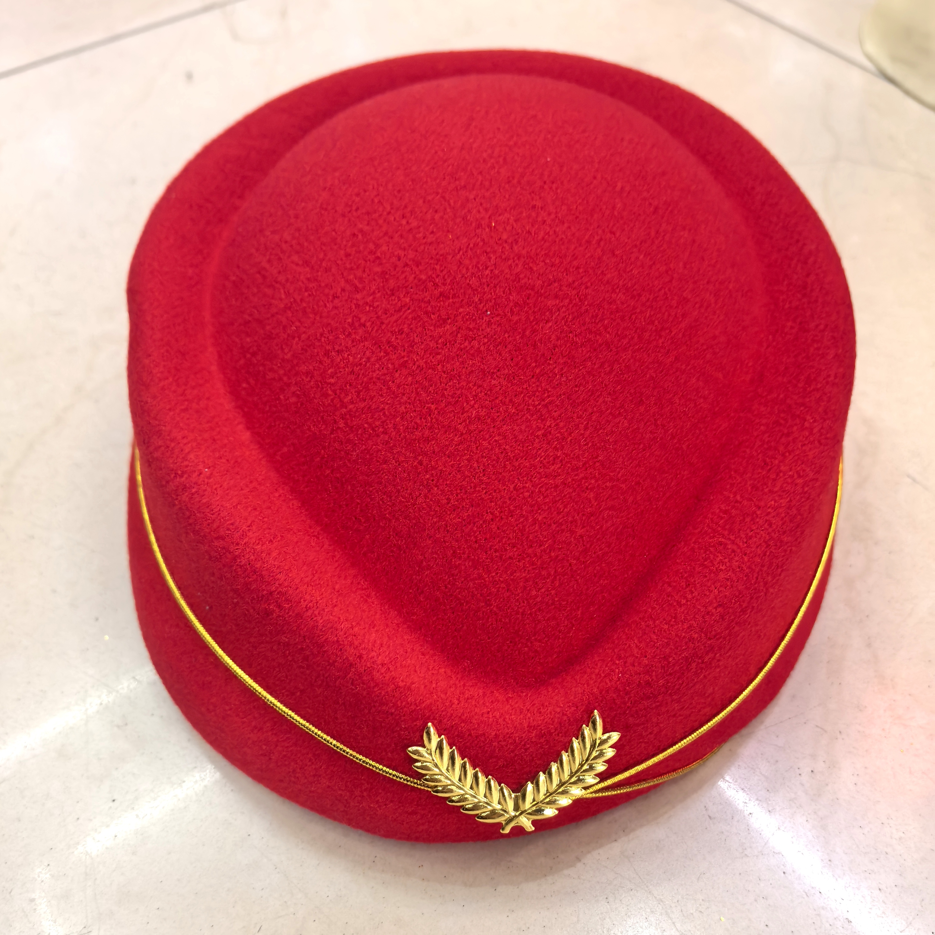 The beautiful flight attendant's uniform lured the flight attendant sister to dress up as a performance hat Specification image