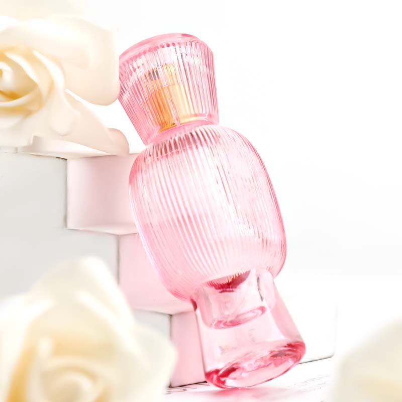 白色塑料瓶子带滚珠/扩香木出风夹/香水瓶盖子/玻璃瓶/酒瓶伞白底实物图