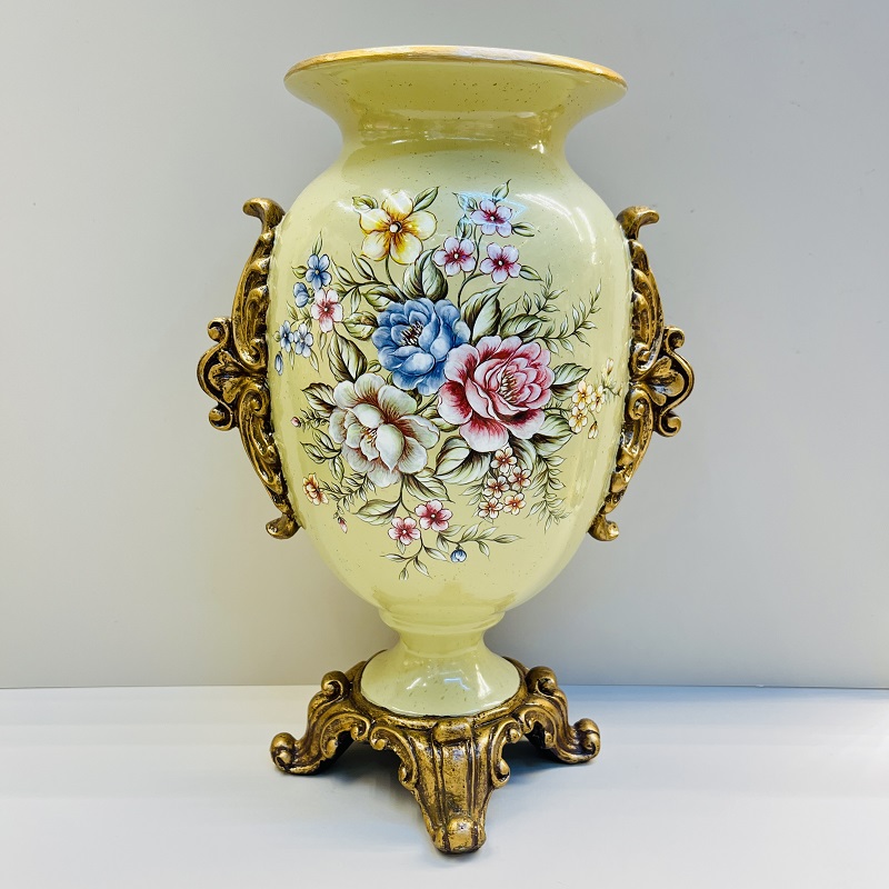 Light yellow fruit plate, tissue box, vase, high-end home flower arrangement, hotel living room decoration, resin flower arrangement, home decoration, large vase, TV cabinet decoration, vase, hotel flower vases, decorative handicrafts