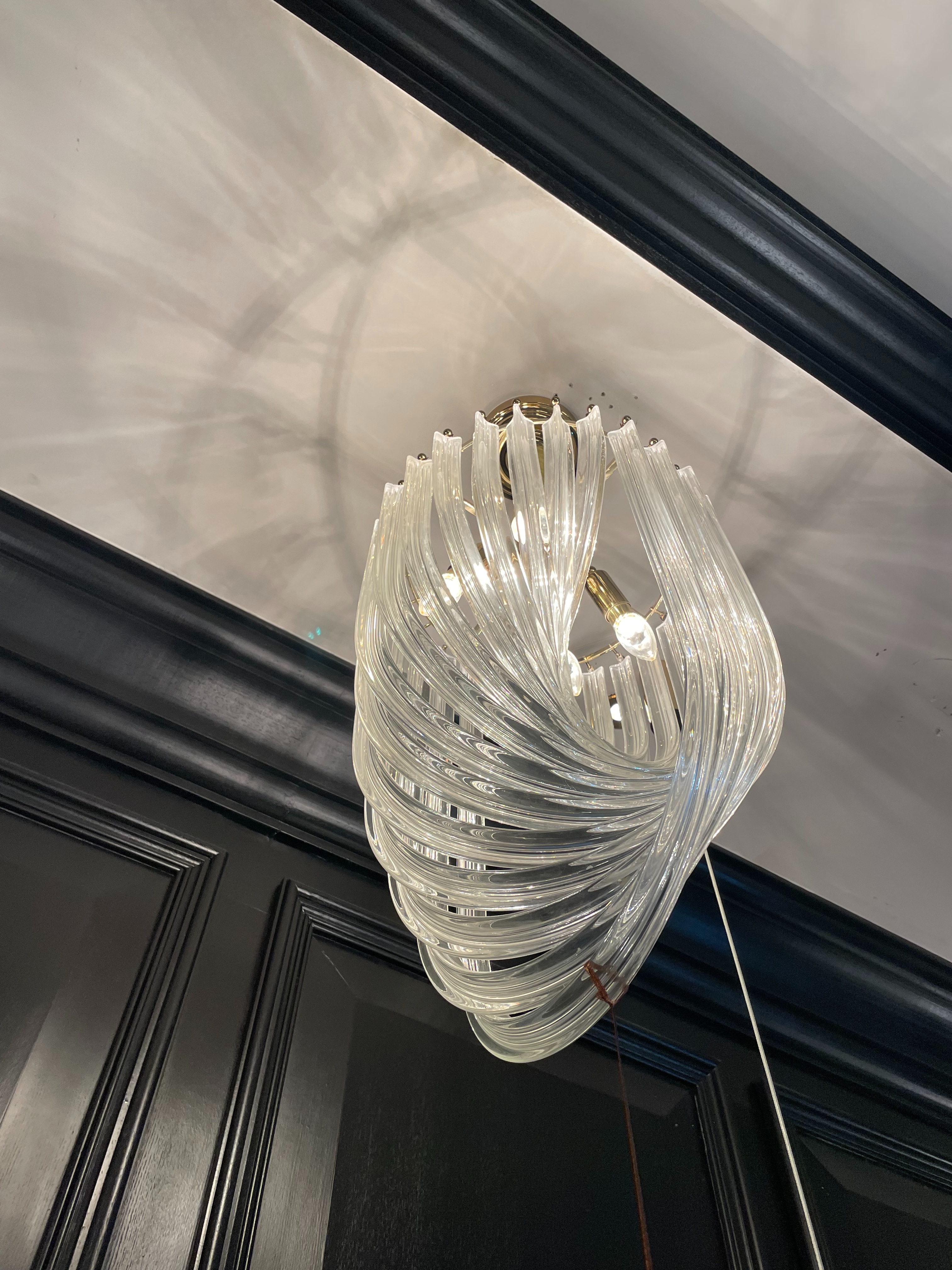 The crystal chandelier, ceiling lamp, lighting fixtures and living room lamps all have a strong sense of design Application Scenario
