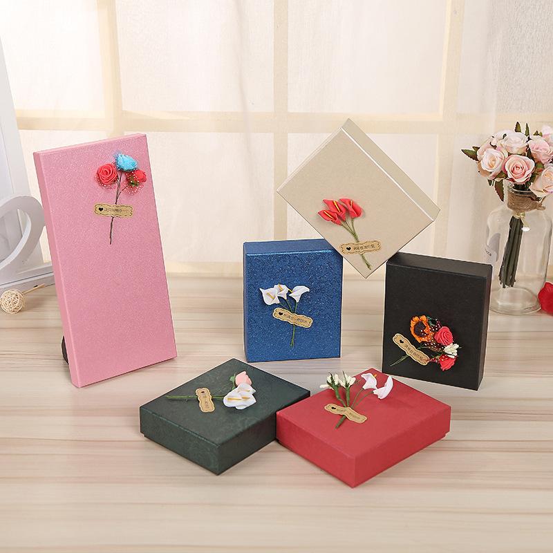 New Hot Sale Solid Color Retro Gift Packaging Box with Flower Necklace Jewellery Box Printing