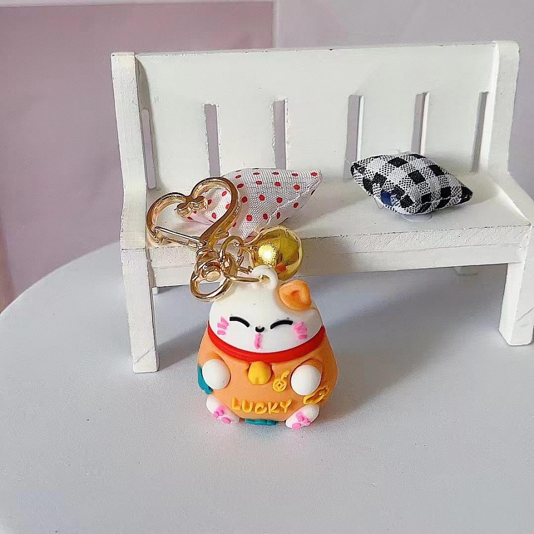 cartoon fortune cat keychain pendant pvc three-dimensional doll couple bag ornaments practical small gift factory wholesale Application Scenario