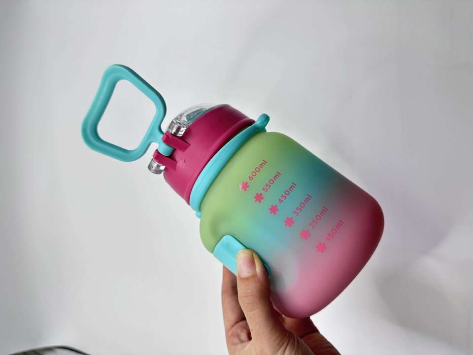 K40-8094 Frosted creative plastic cup Bounce lock straw cup Crossbody portable fun children's water cup undefined