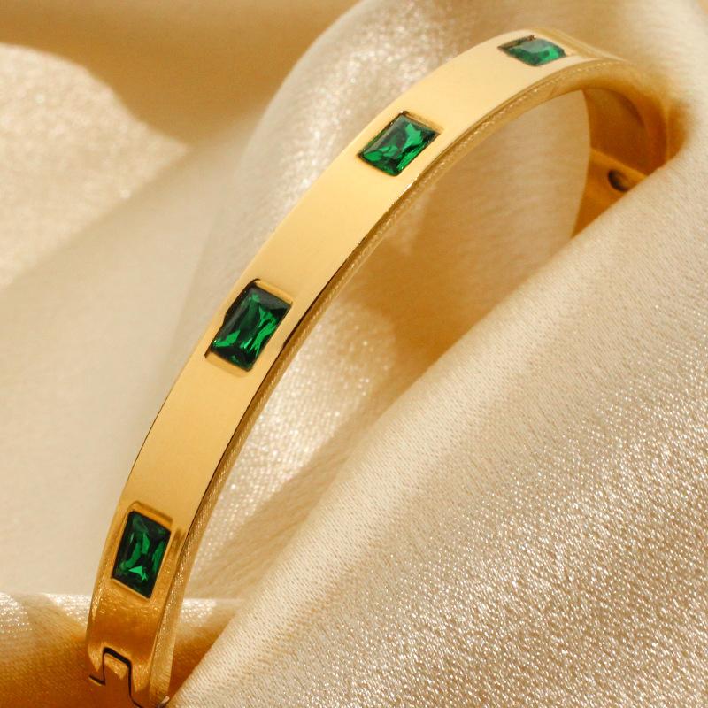 Ins French Titanium Steel Bracelet 18K Gold Vacuum Plated Non-Fading Inlaid Emerald rectangular Zircon Stainless Steel Bracelet Female  details Picture