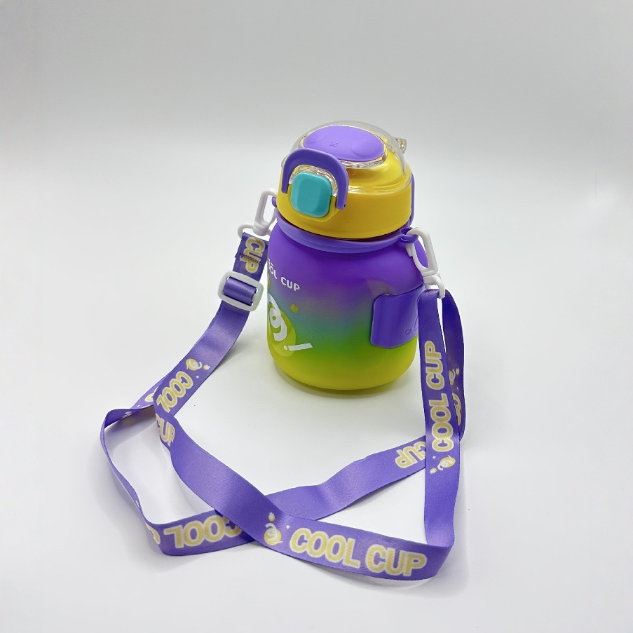 K40-8094 Frosted creative plastic cup Bounce lock straw cup Crossbody portable fun children's water cup Item Picture