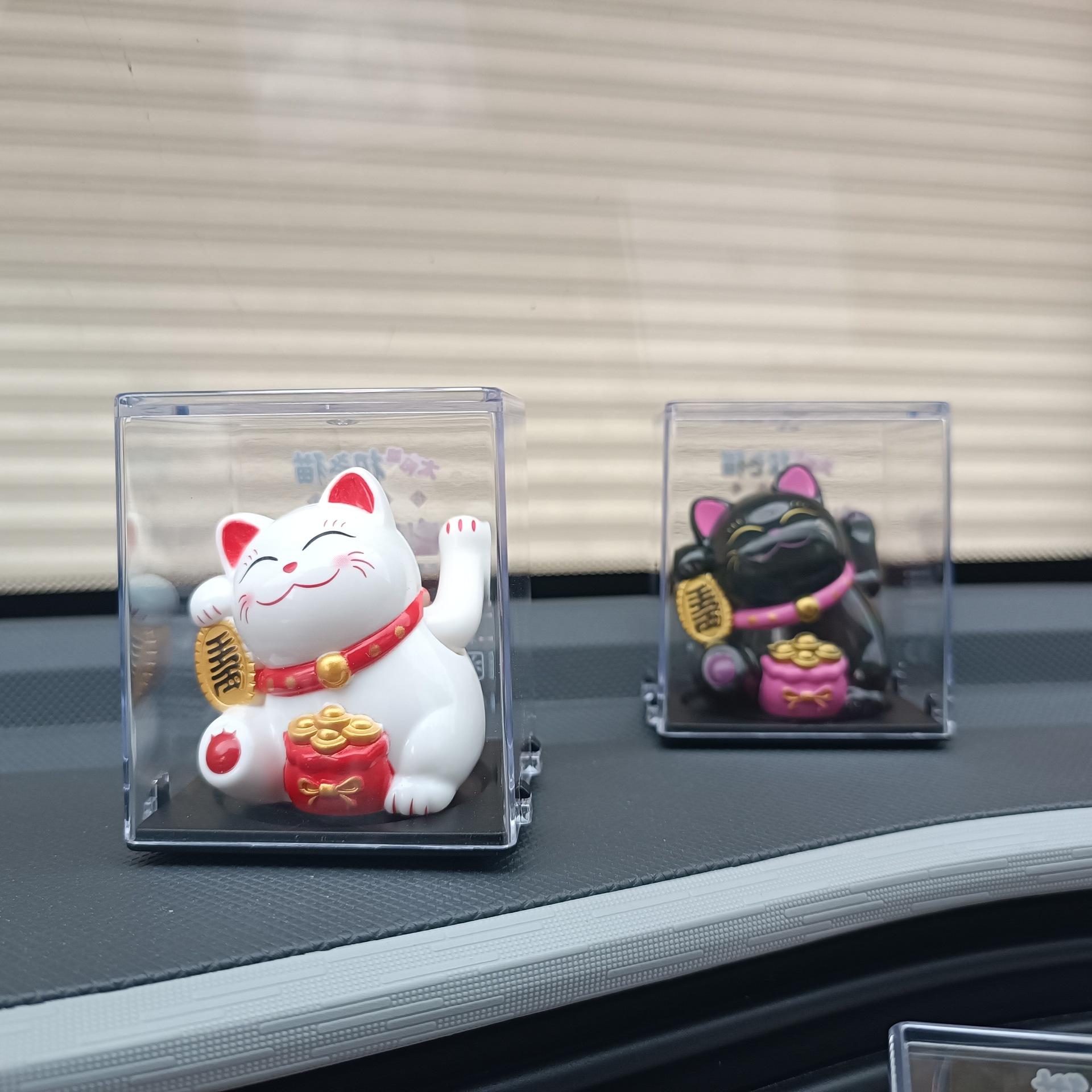 mini 2-inch solar shaking hand solar fortune cat car cartoon creative decoration front desk decoration auspicious Application Scenario