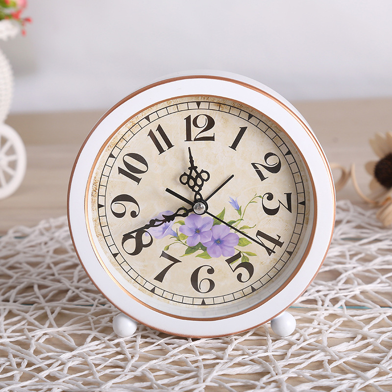 闹钟/电子钟/钟表工艺品/充电闹钟/电子时钟产品图
