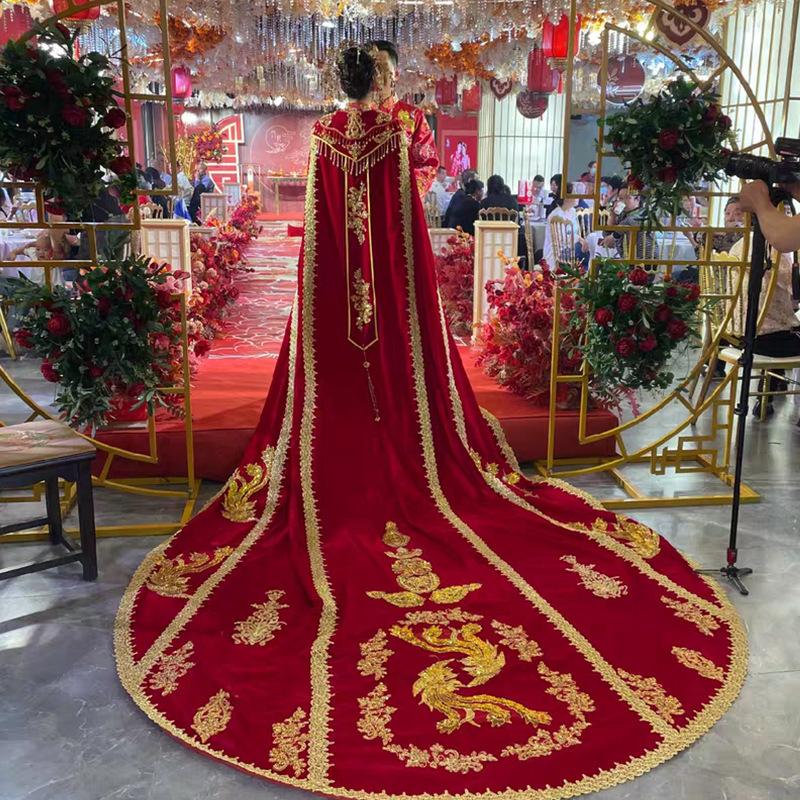a chaplet and official robes hanfu elements wedding clothes chinese wedding trailing ancient costume wedding dress wedding xiuhe clothing bride large cape details Picture